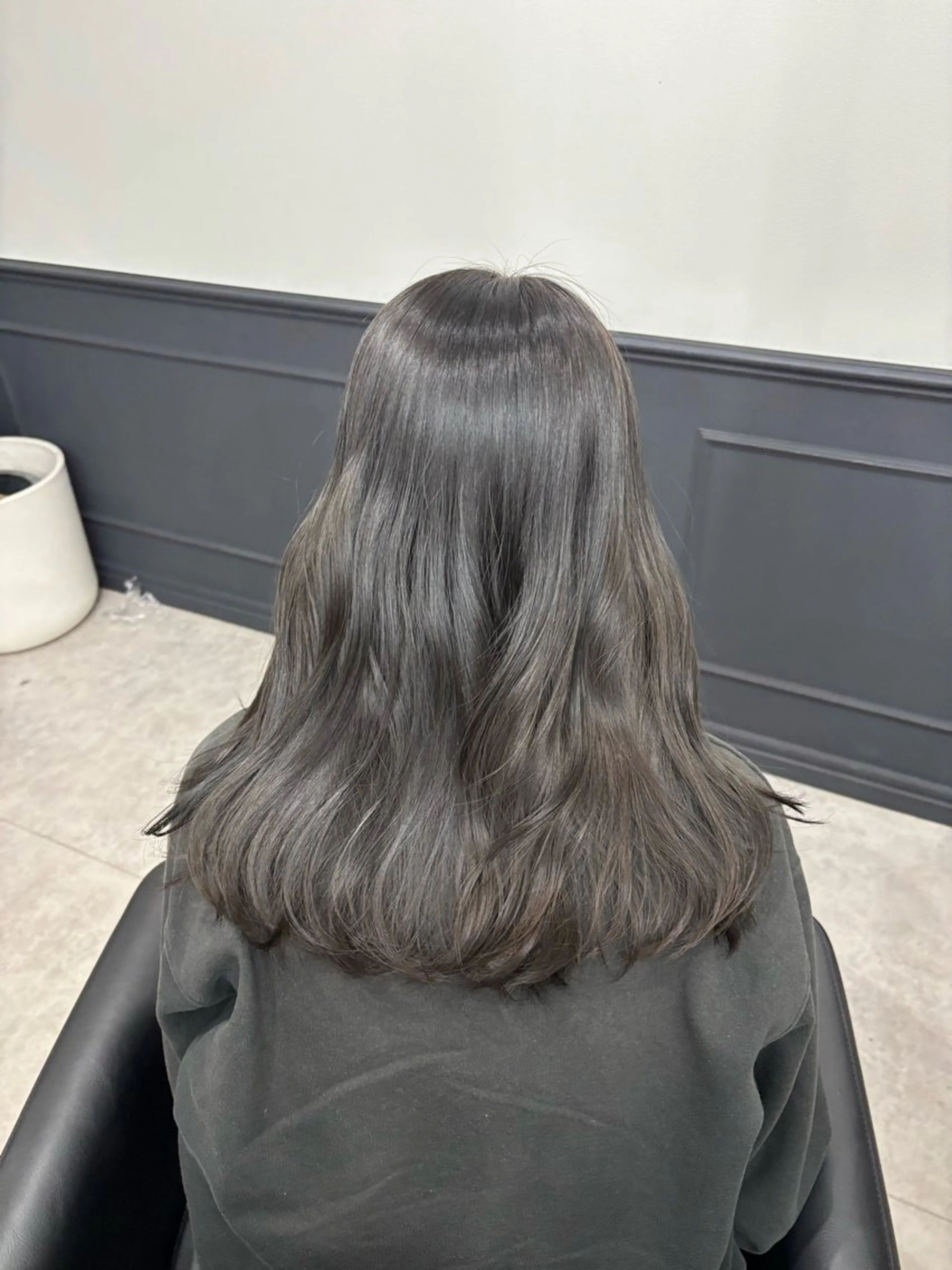 セミロング Log所属・長谷川 さくらのヘアスタイル