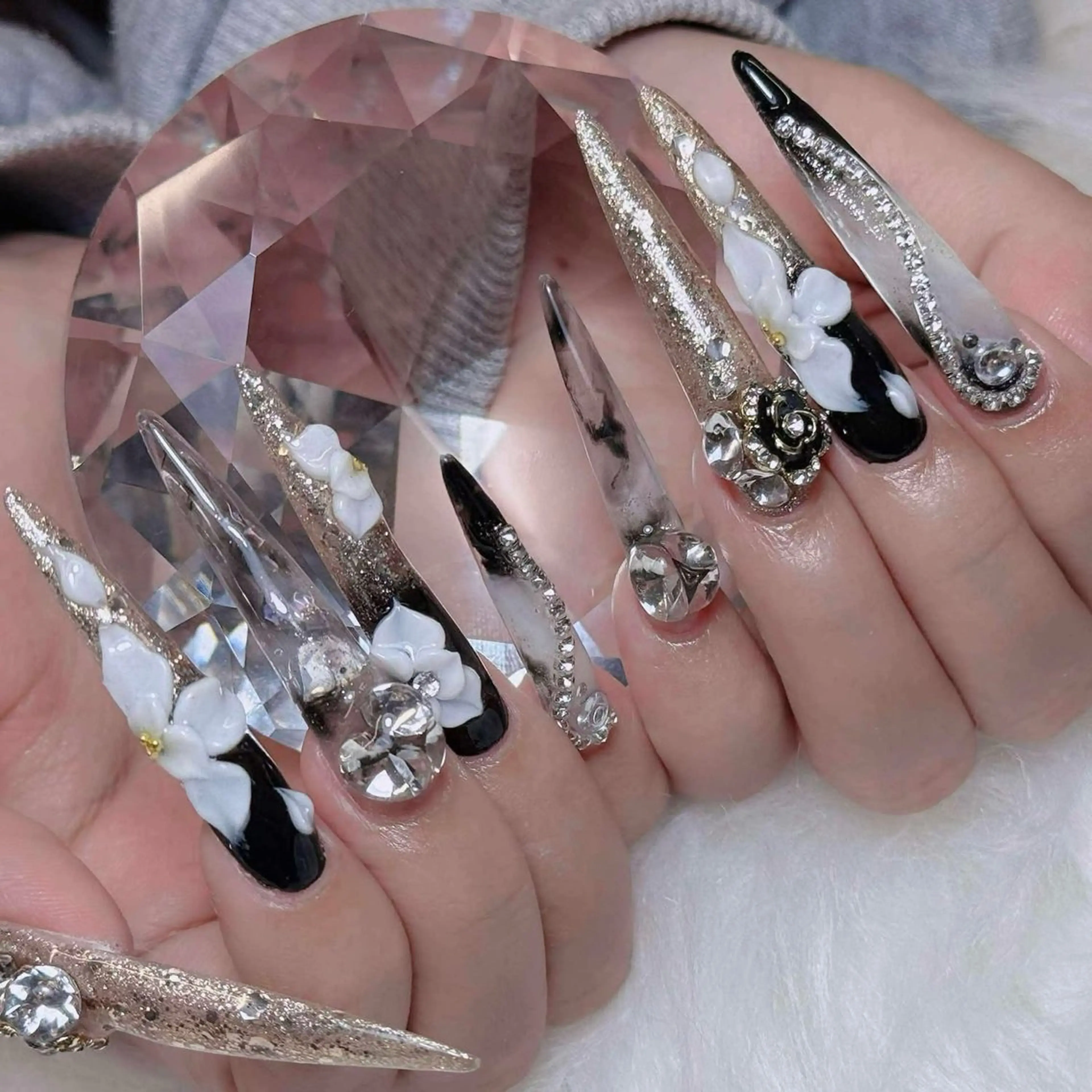 ネイル アートネイル オーロラネイル チークネイル 長さ出し フットネイル ハンドネイル ハンドケア Noiranail_ studio川越西口のネイルデザイン