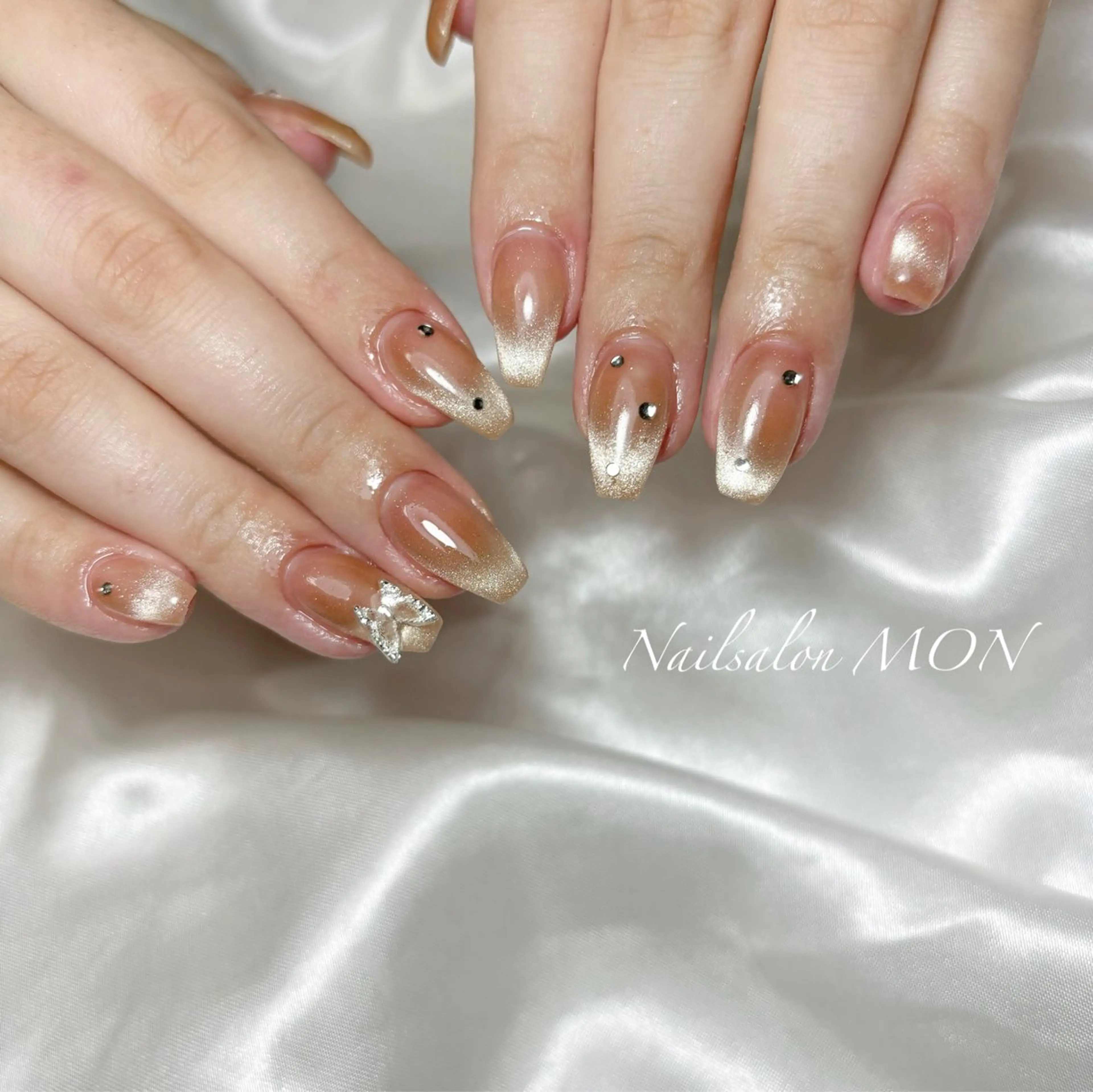 ネイル ストーンネイル ハンドネイル Nailsalon MONのネイルデザイン