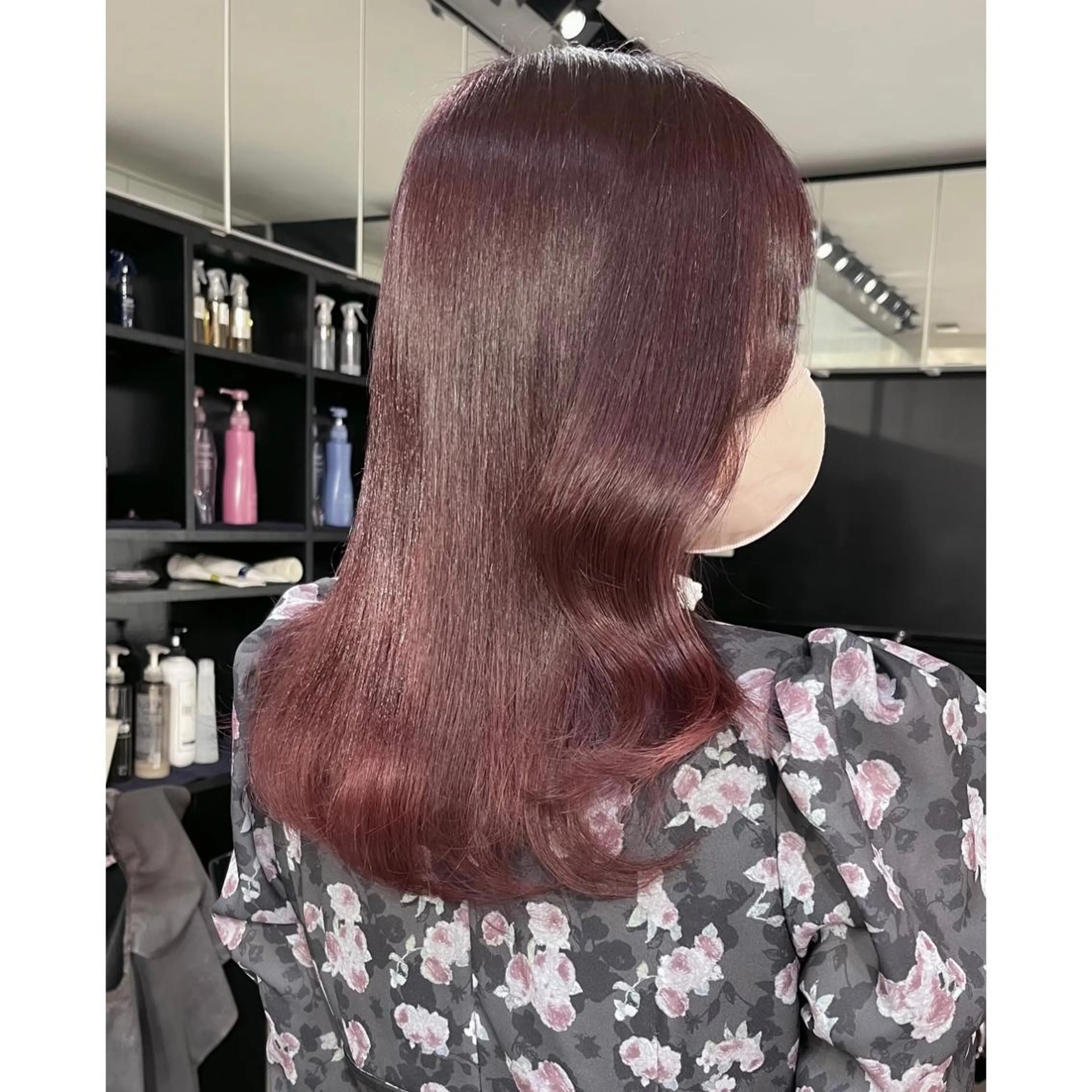 セミロング カラー ブリーチ ヘアカラー LOTTA CUCCI所属・miyu /トレンド カラー×艶髪のヘアスタイル