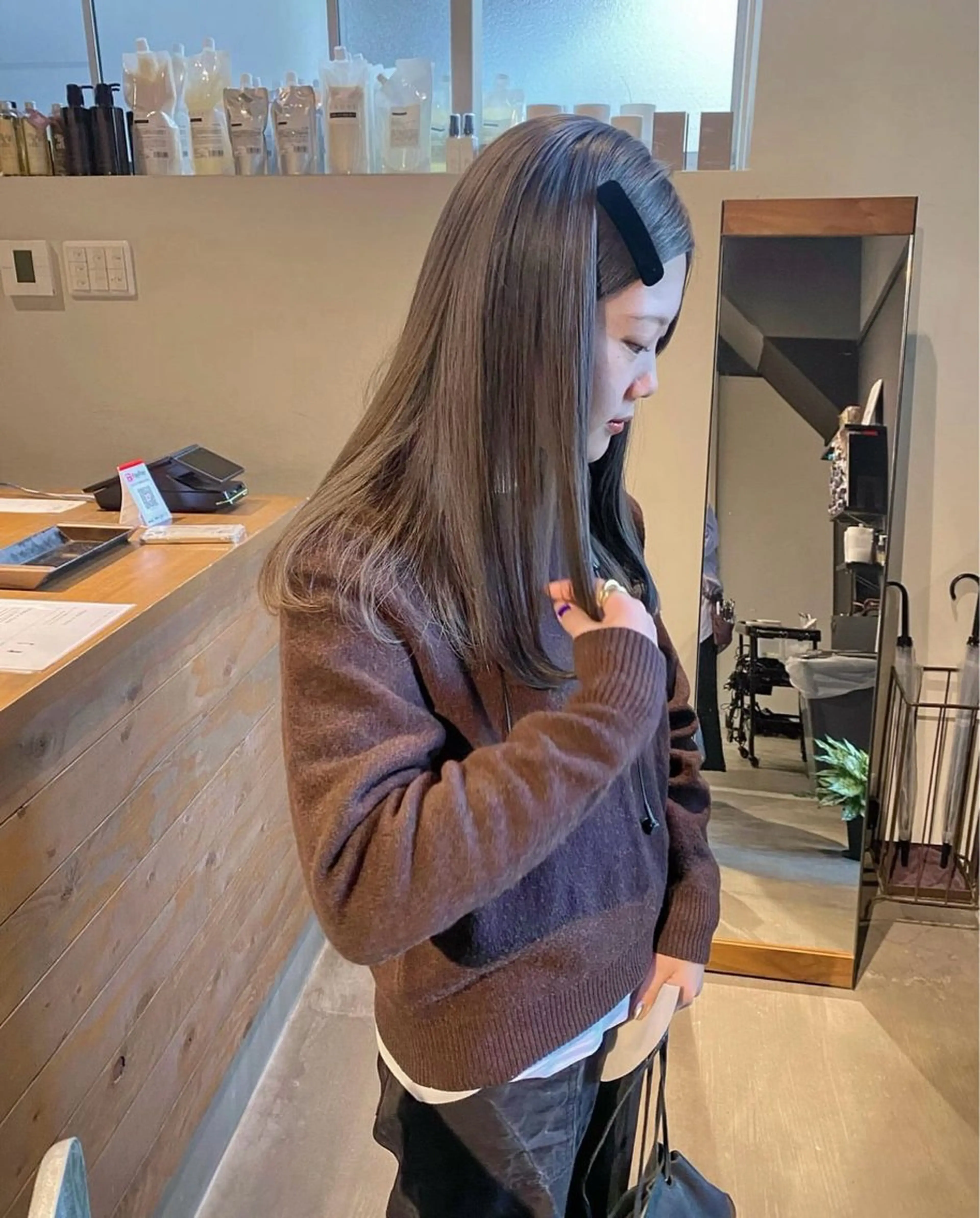 ロング ami/大阪/暖色 /レイヤーカットのヘアスタイル