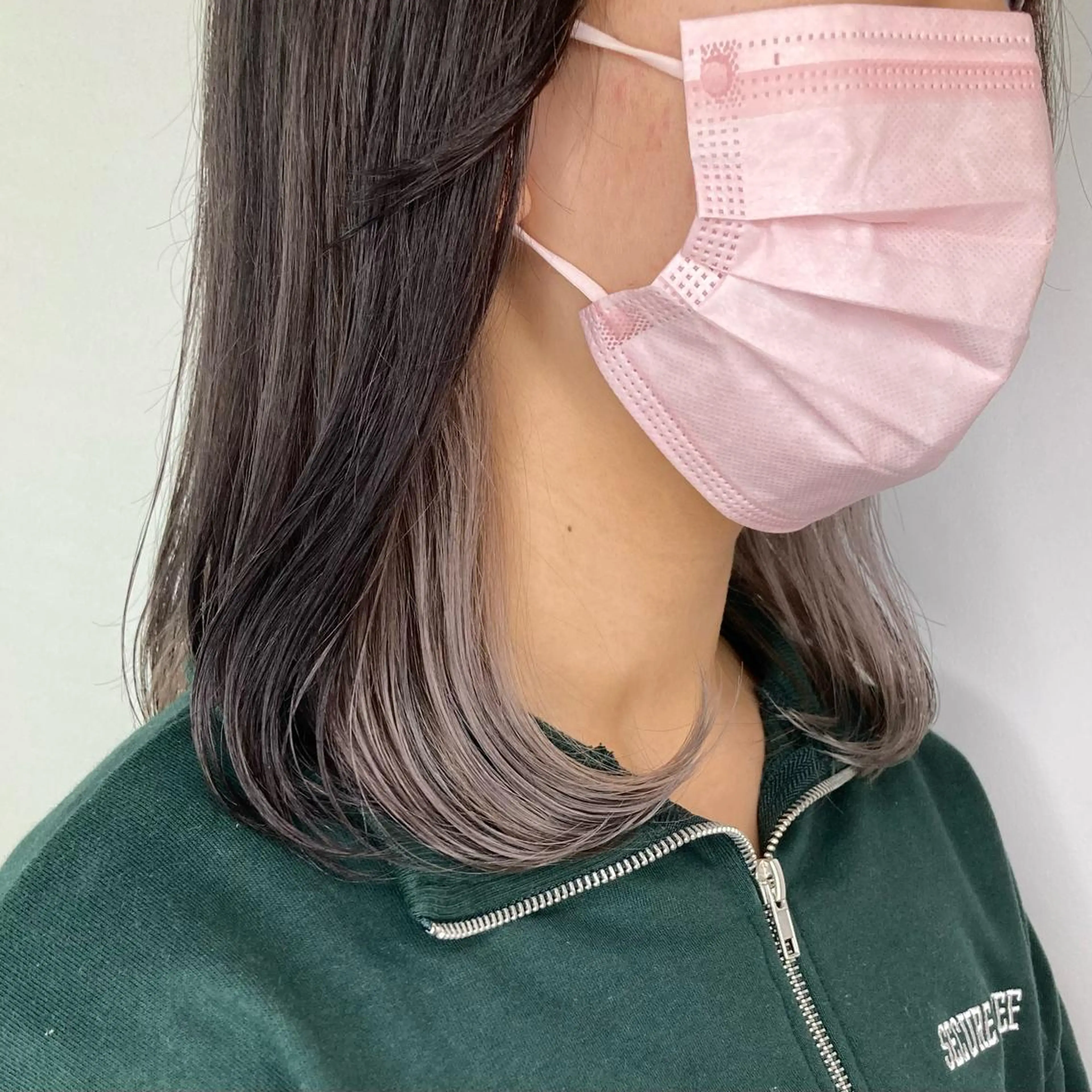 ミディアム カラー グレージュ 尾籠 美幸 （オゴモリ ミユキ）のヘアスタイル