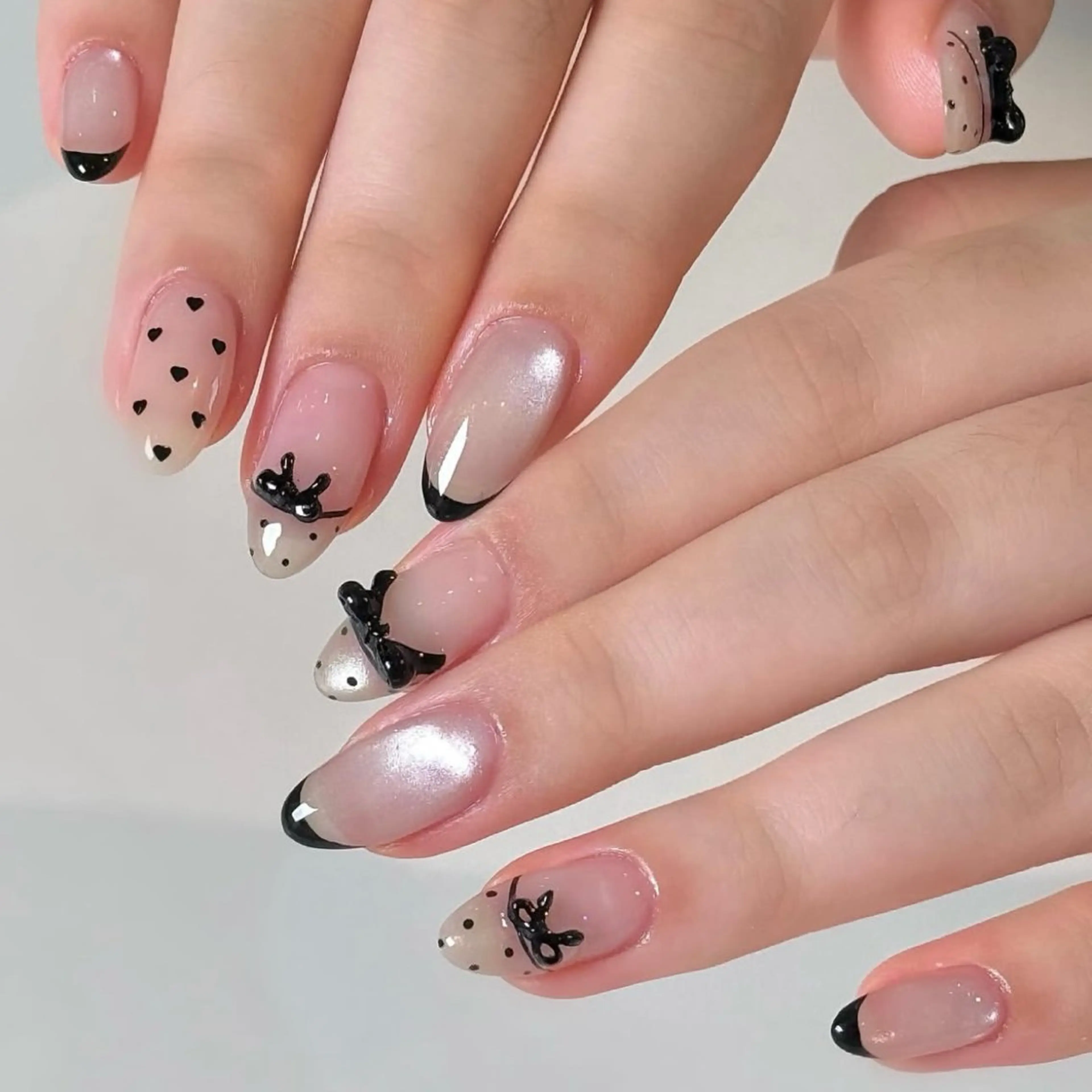 ネイル キラキラネイル 韓国ネイル 水色 マグネットネイル ミラーネイル ハンドネイル Lala Nailsのネイルデザイン