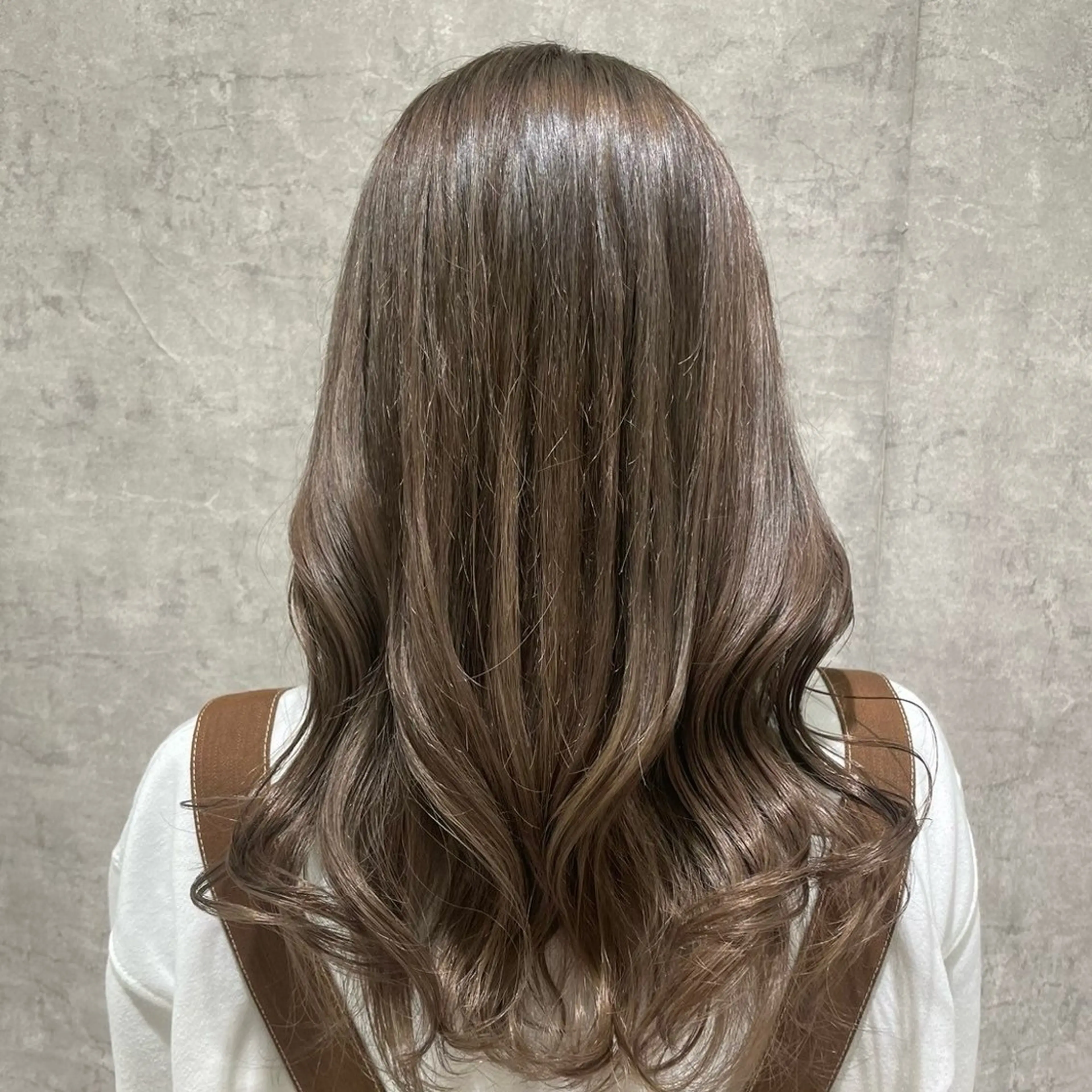 ロング 夏向/ハイトーン /パーマのヘアスタイル