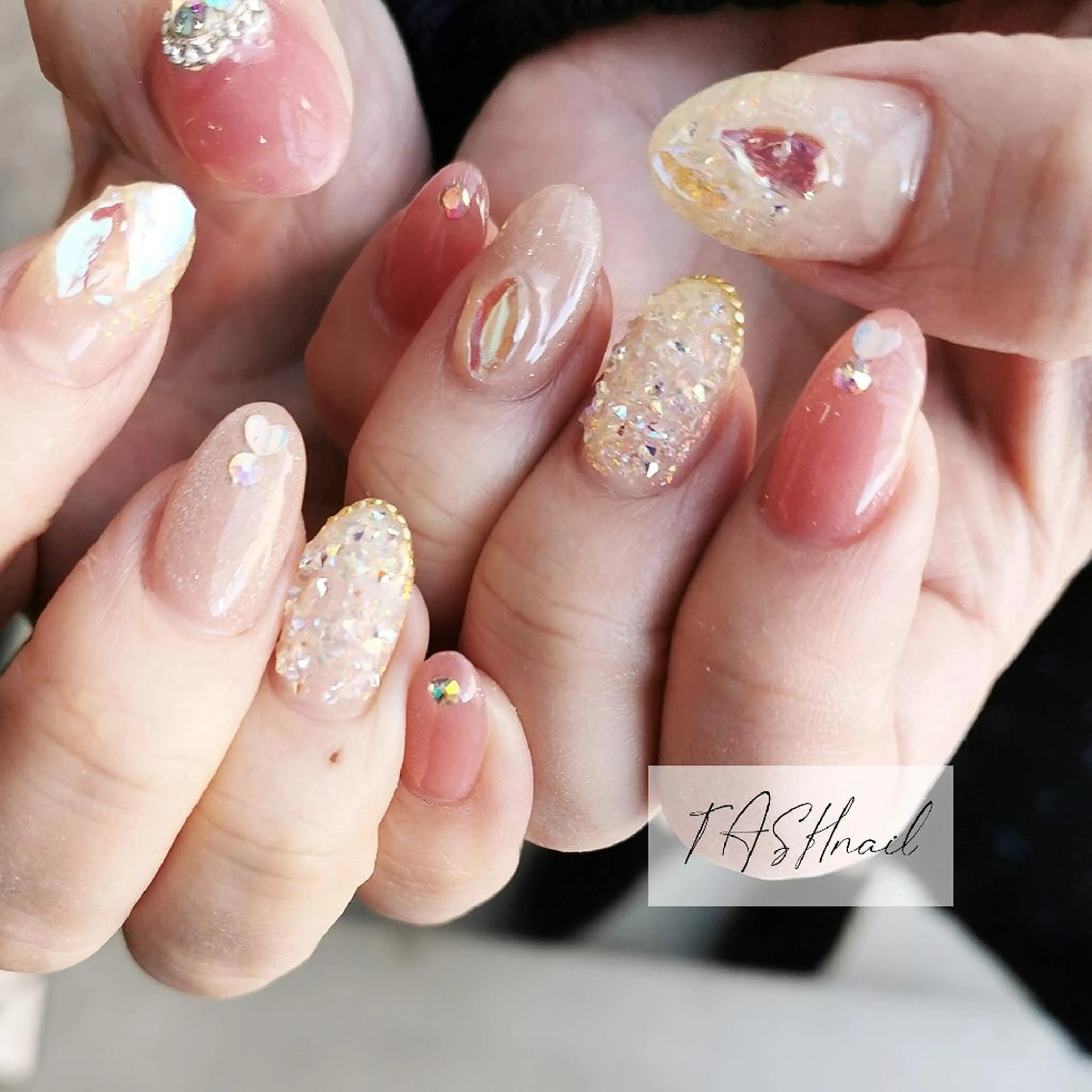 ネイル TASH nailのネイルデザイン
