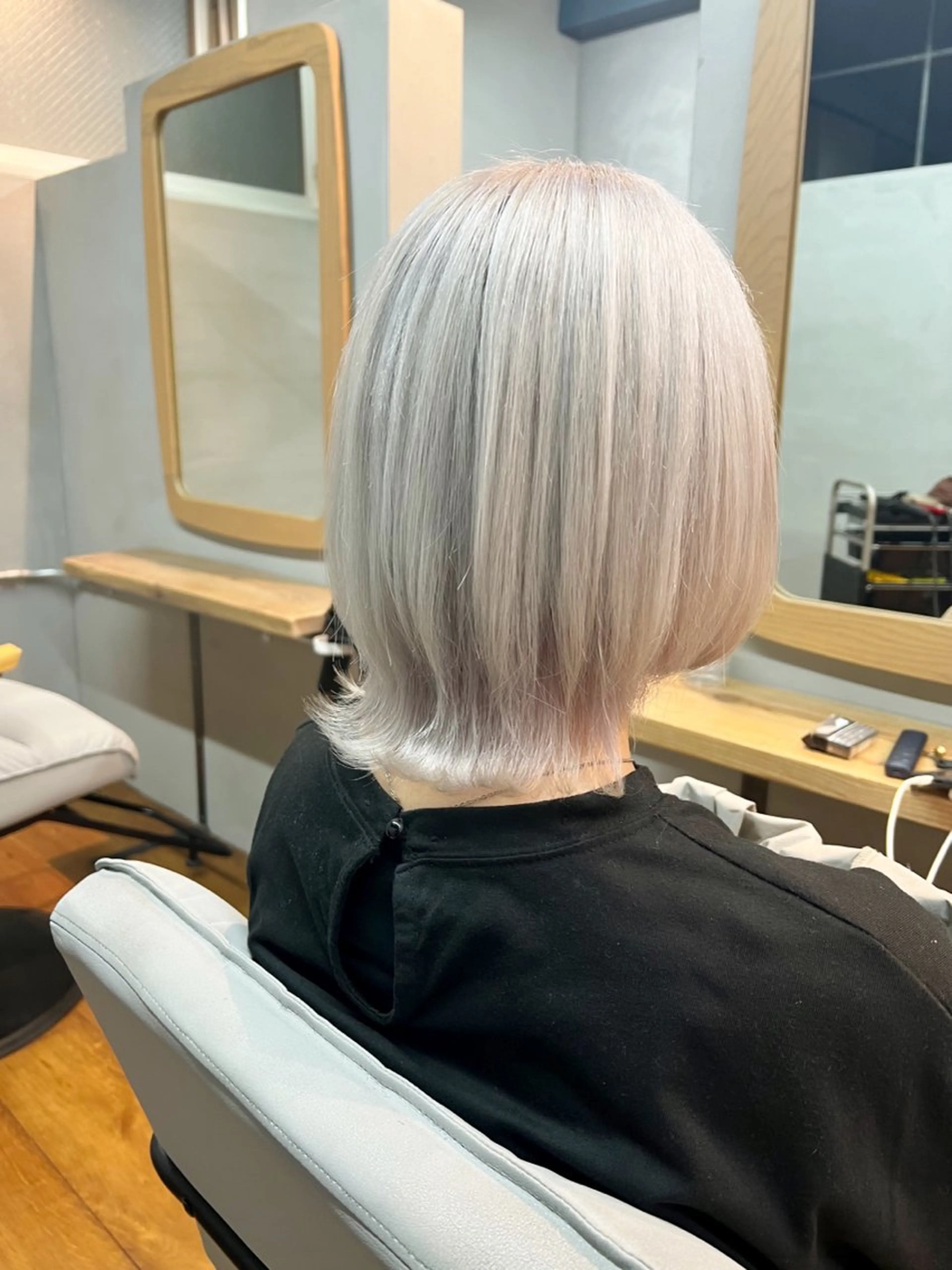 ショート ✨ハイトーン✨透明感 ✨生神　優季のヘアスタイル