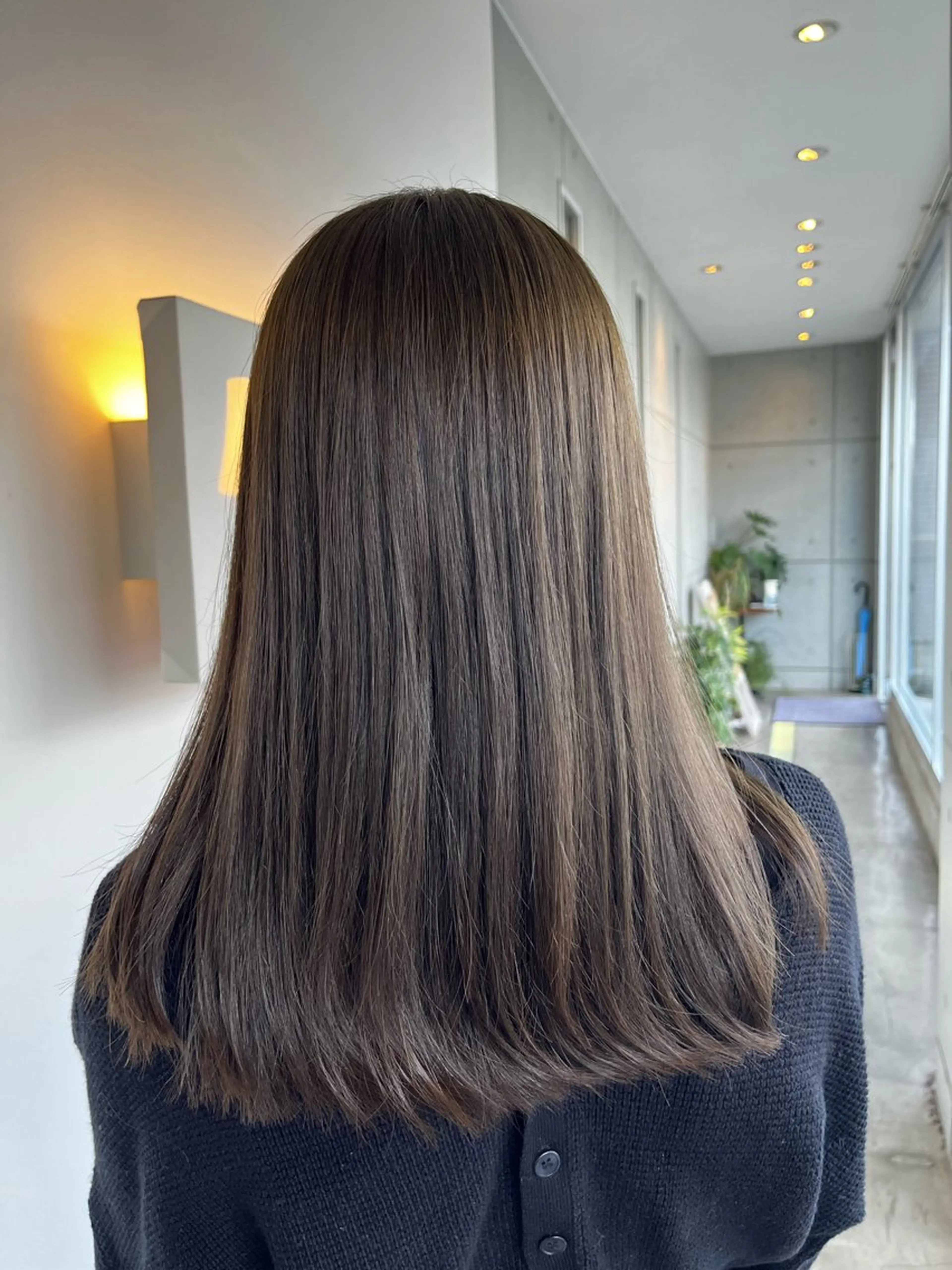 ミディアム アッシュ sharon所属・おせ ちさとのヘアスタイル