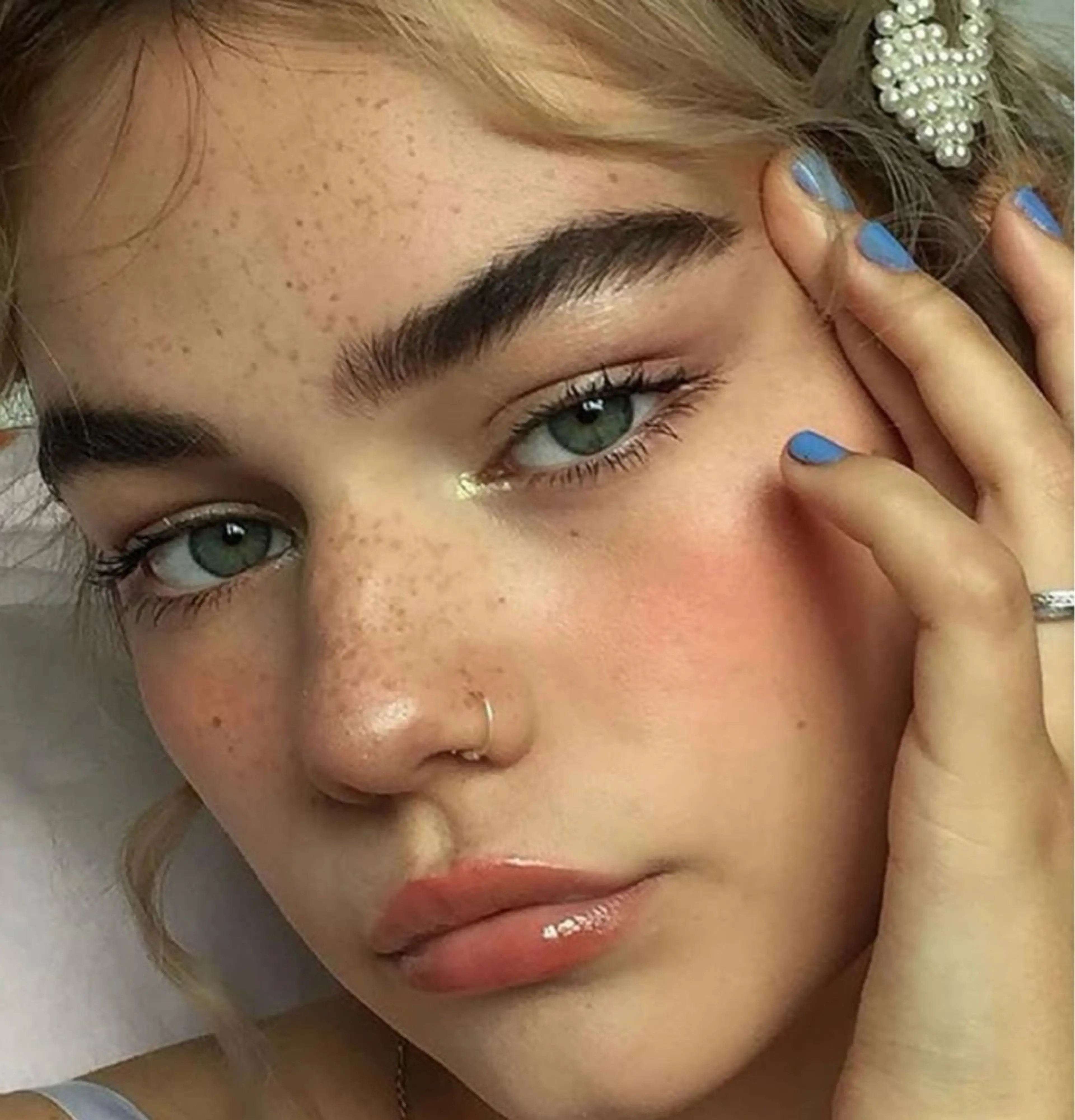 アイブロウ ワックス脱毛 眉カット その他(アイブロウ) EYE405所属・EYE405 /Kana¨̮の眉毛・アイブロウイメージ