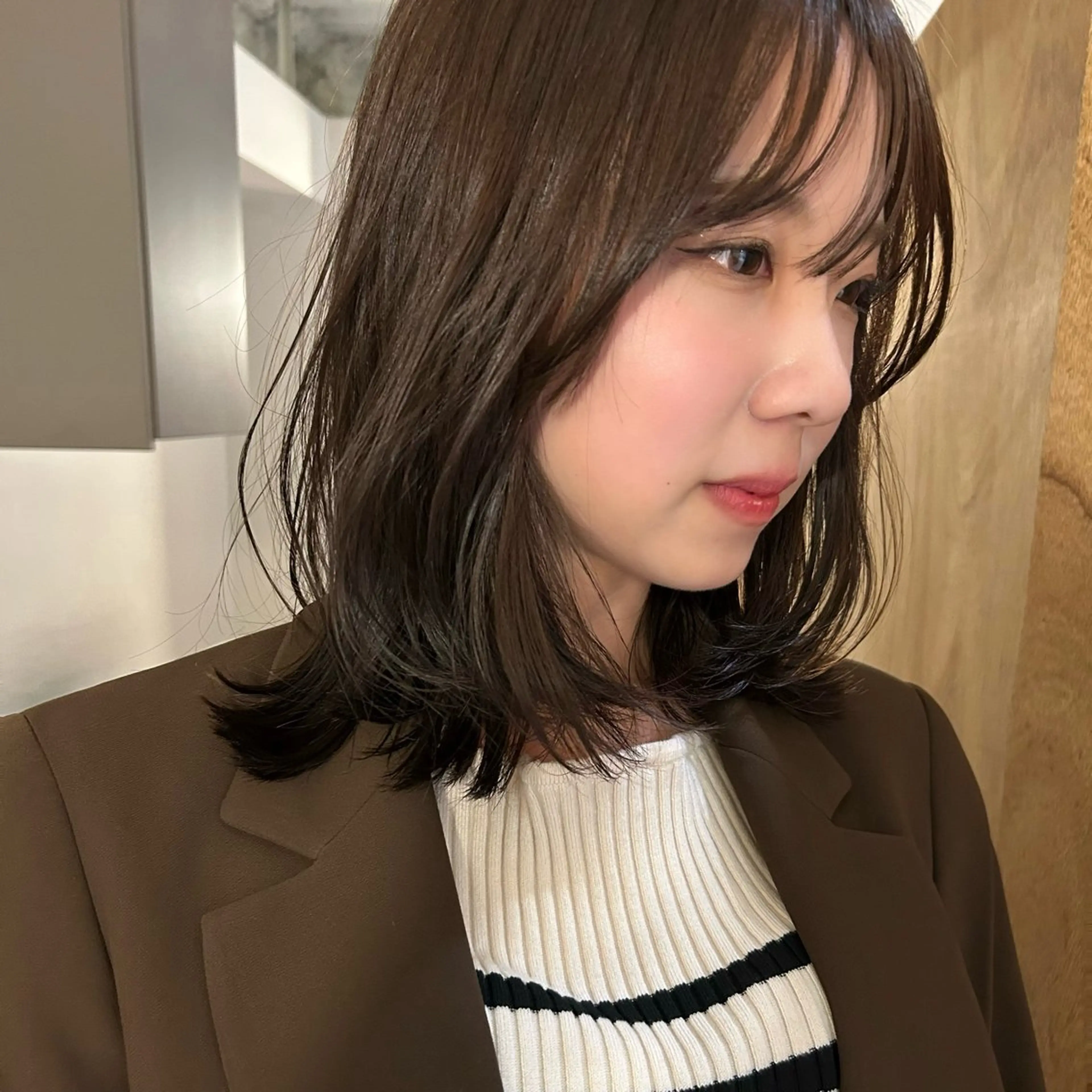 ミディアム カラー ベージュカラー ブリーチ ブリーチなしカラー yewscent / konaのヘアスタイル