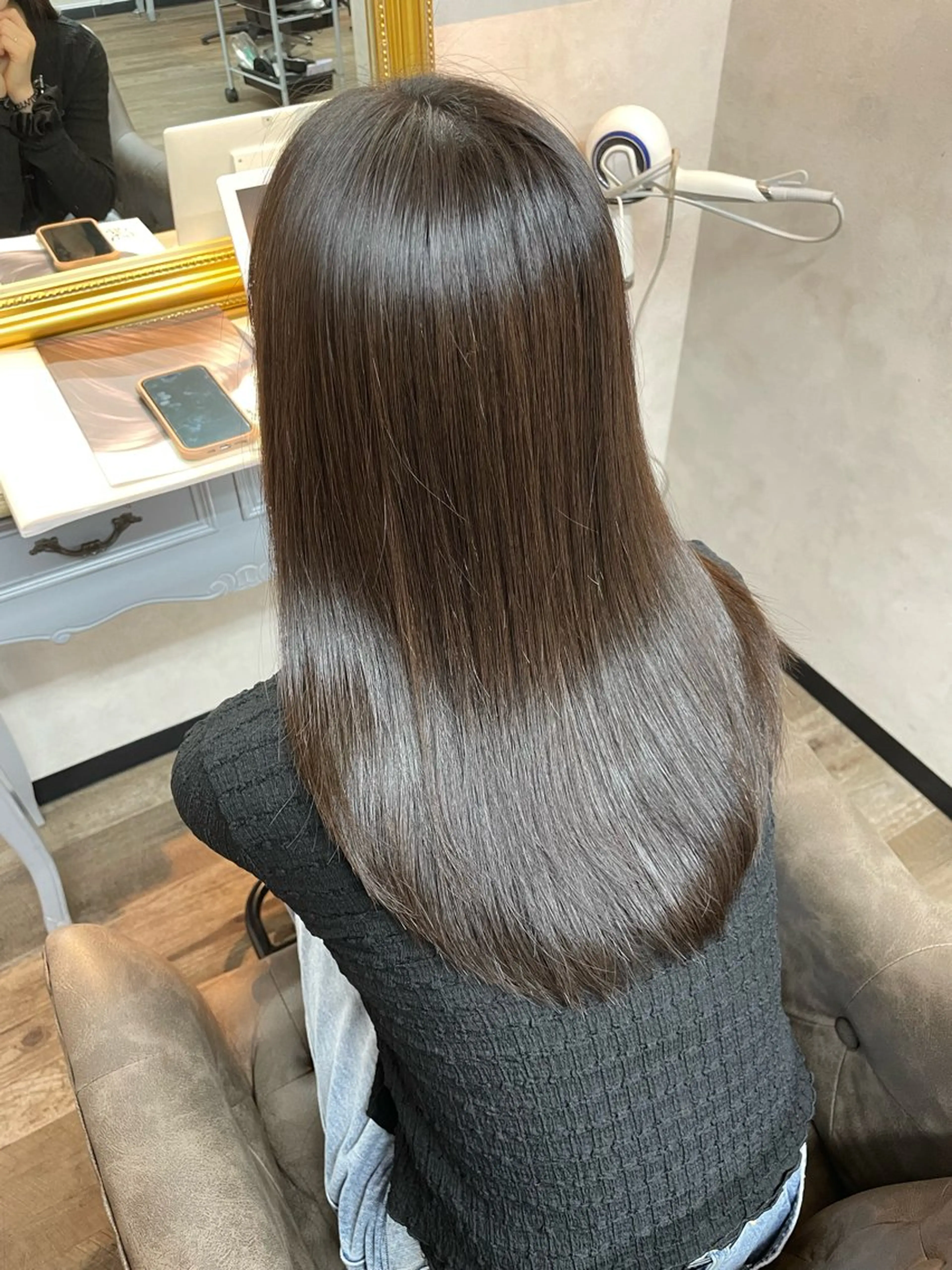 セミロング 顔まわりレイヤー 顔周りカット ハッシュカット 髪質改善 韓国風ヘア カット 縮毛矯正 艶髪韓国レイヤー 🇰🇷✨小清水✨のヘアスタイル