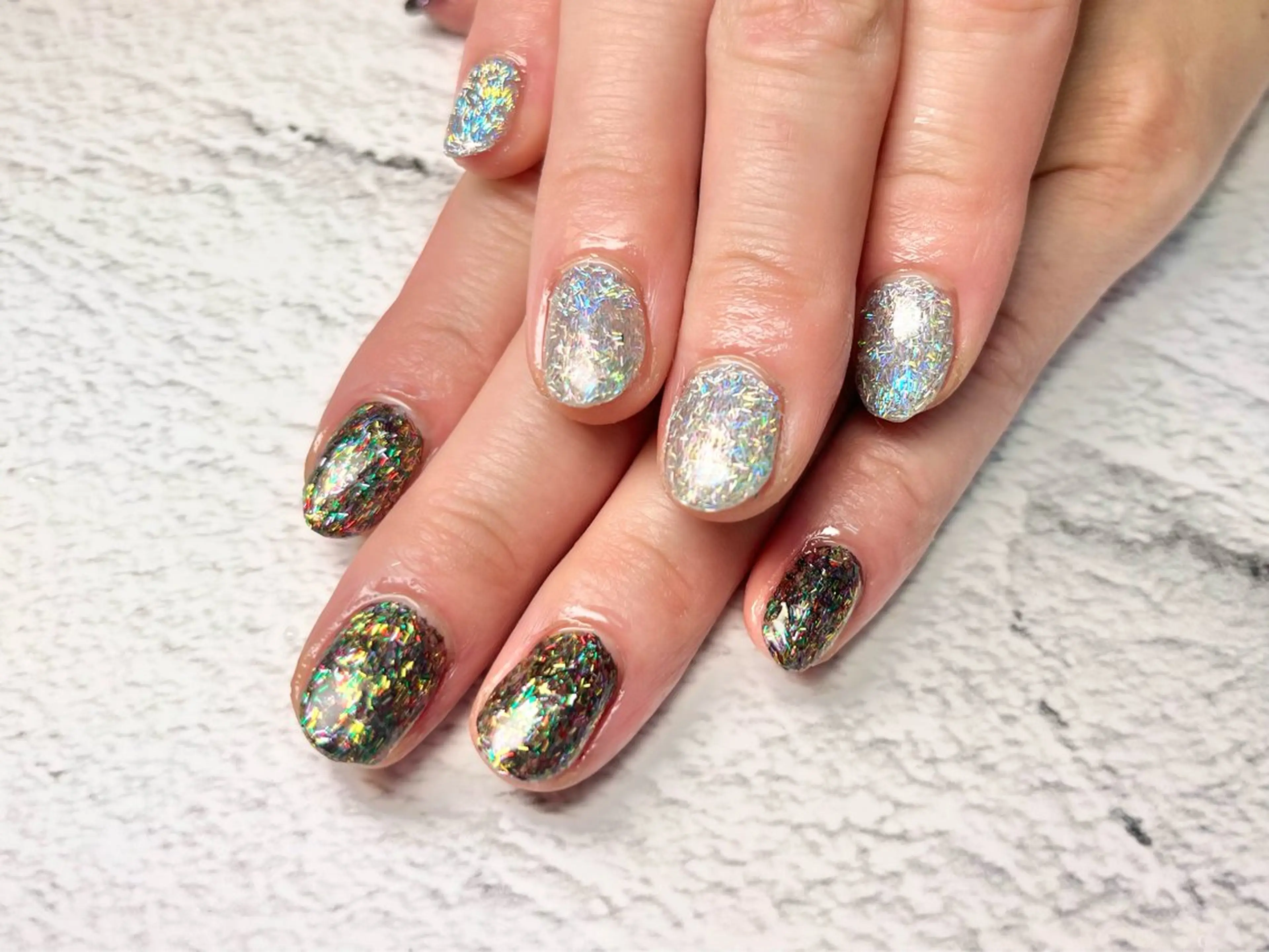 ネイル ジェルネイル ホログラムネイル ラメ(グリッター) シンプルネイル Queen nail 北堀江 ASUKAのネイルデザイン