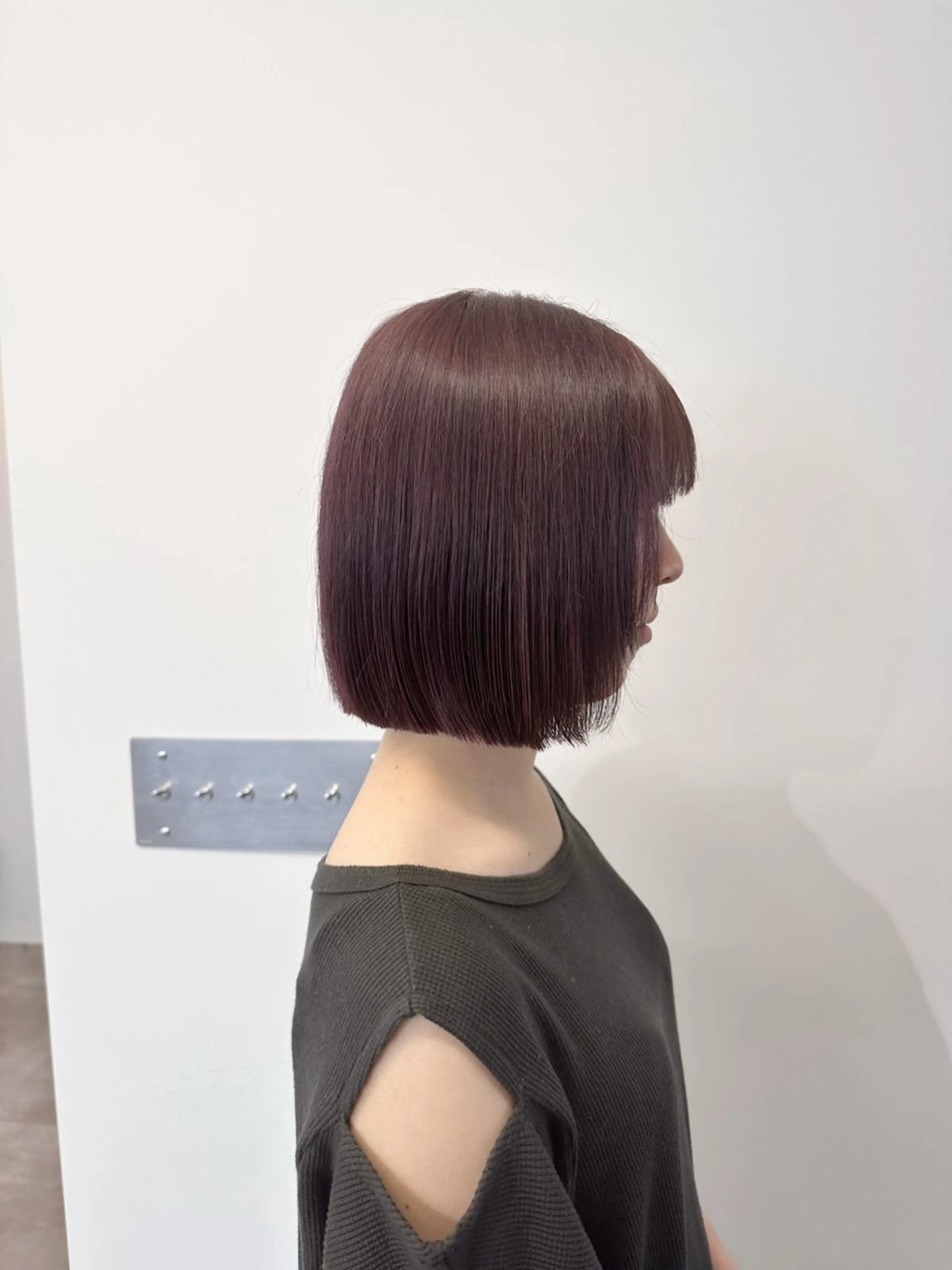 ショート カラー 切りっぱなしボブ ボブレイヤー ブリーチ 透明感カラー ラベンダーカラー カット ヘアカラー ブリーチ/ニュアンス パーマ/hinaのヘアスタイル