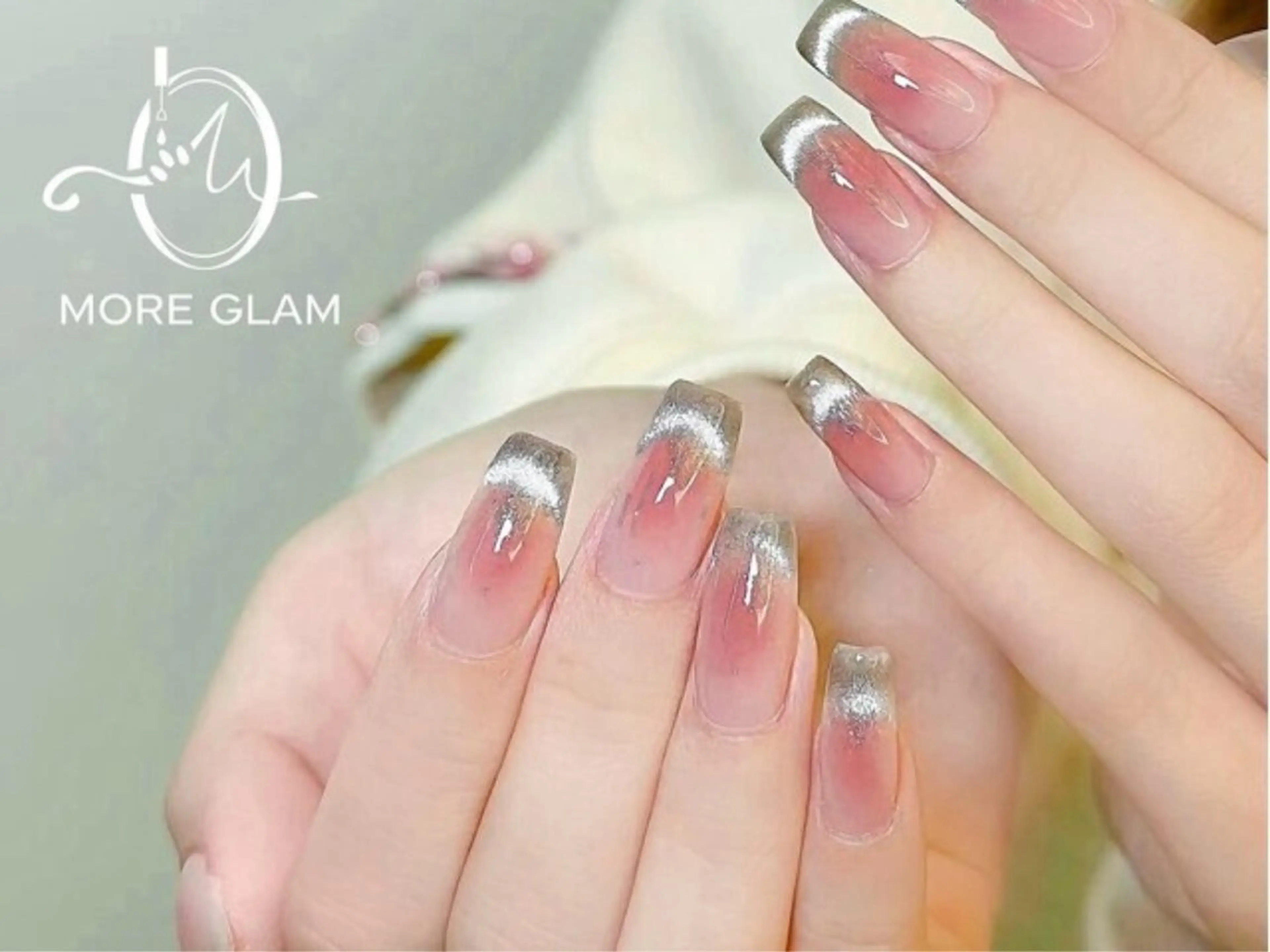 ミディアム more glam 原宿店のネイルデザイン