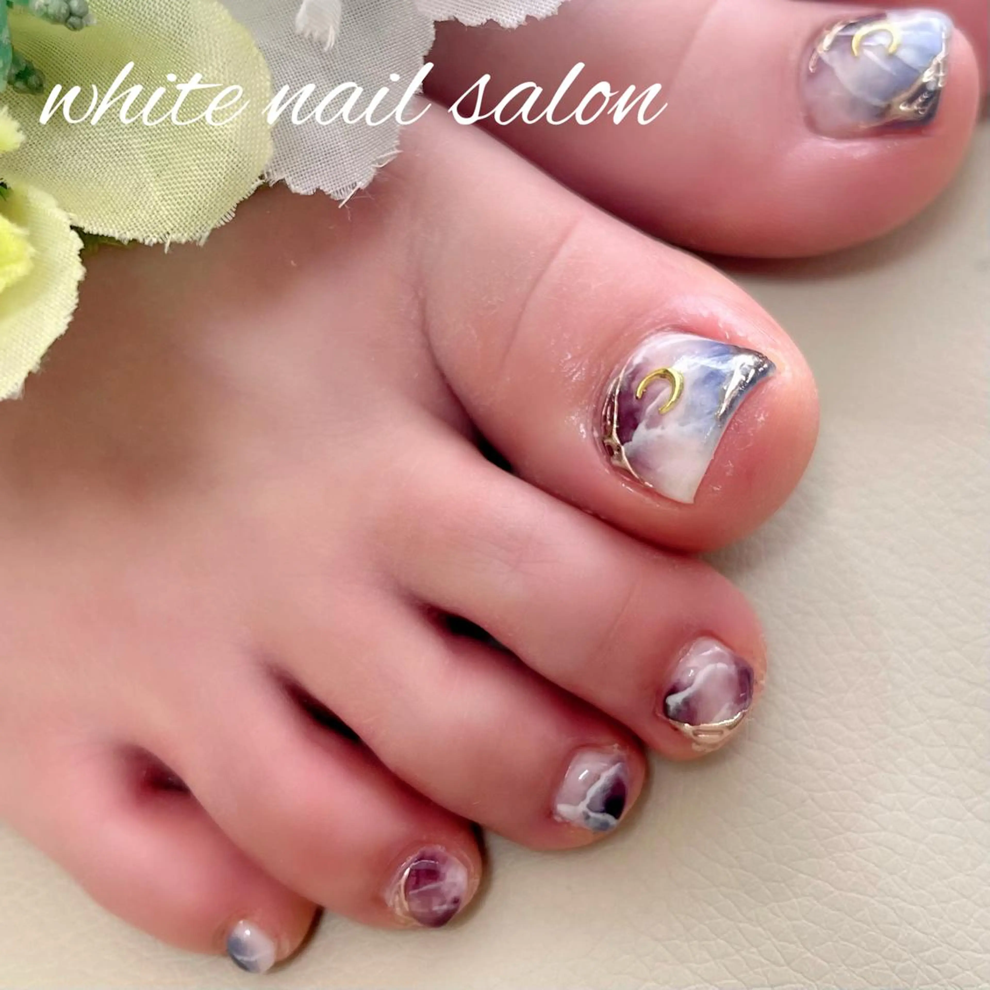 ネイル フットネイル ジェルネイル ハードジェル ラメ(グリッター) 持ち込み フットネイル white nail salonのネイルデザイン