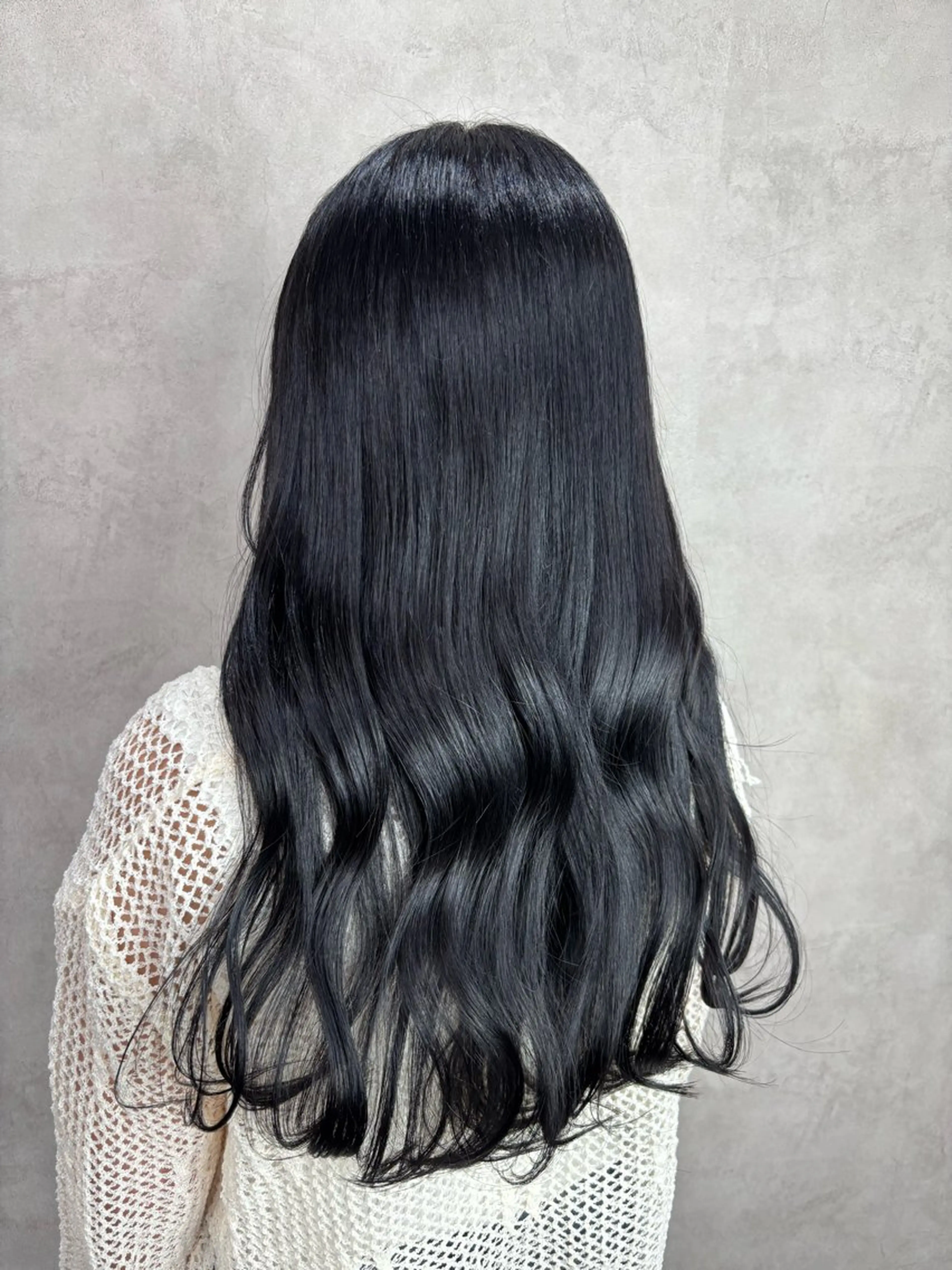 ロング カラー 黒髪 ブリーチ ブルーカラー ブルーブラック ブリーチなしカラー ヘアカラー 💎色落ち綺麗に白肌 ラベンダー💎りんのヘアスタイル