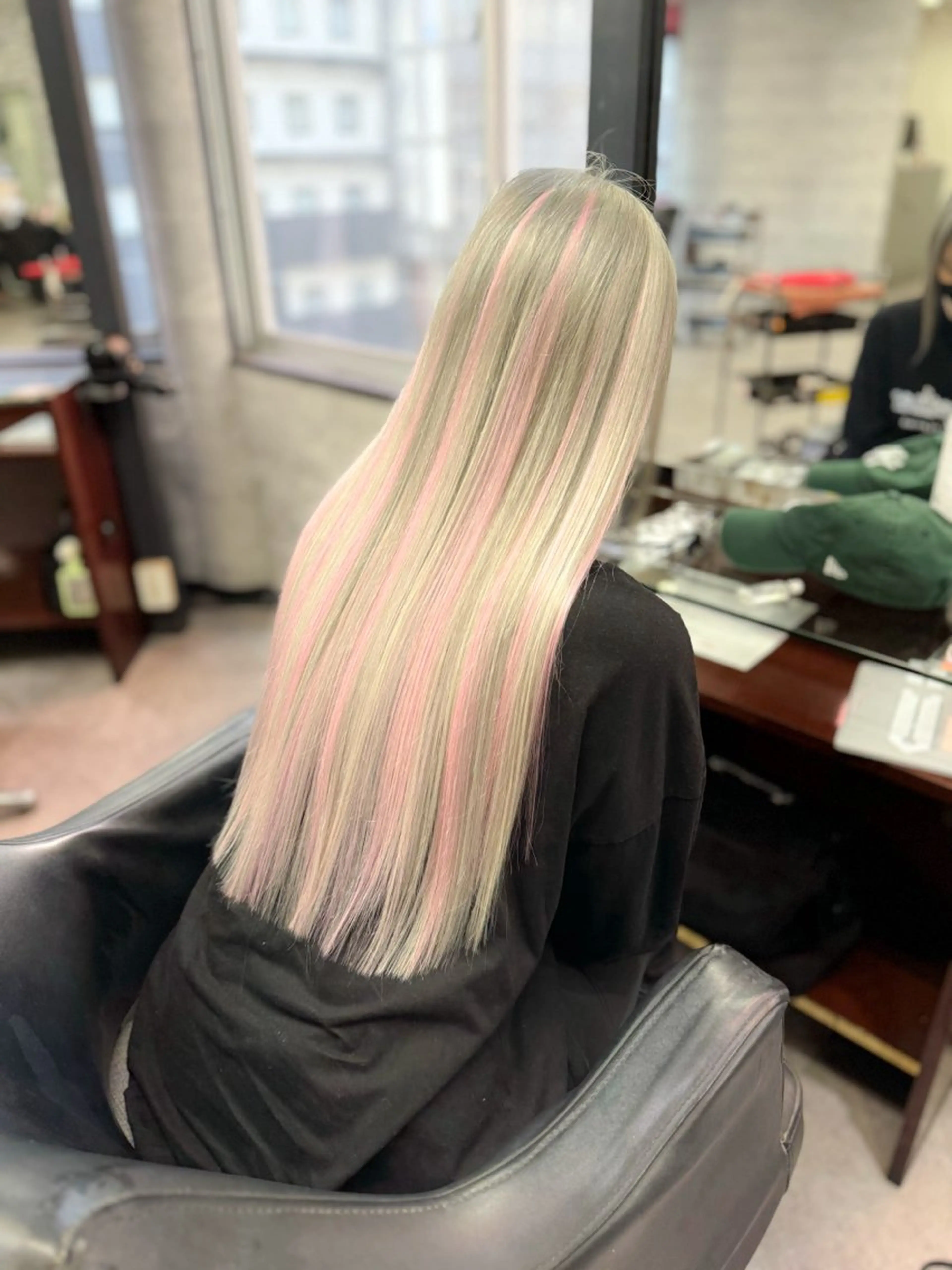 ロング カラー カット ヘアカラー トリートメント エクステ ハイトーンエクステ 🎩カズキ🎩のヘアスタイル