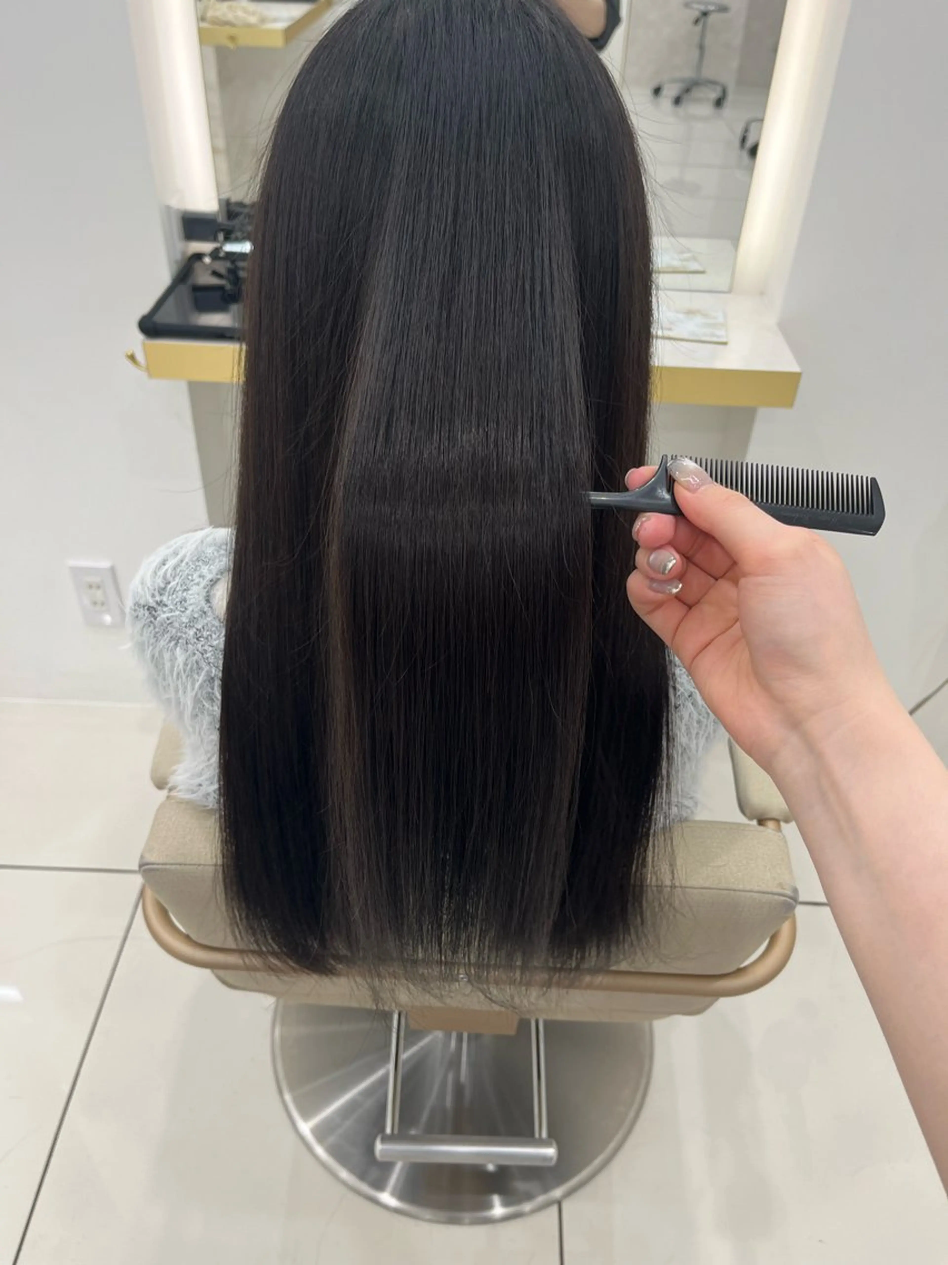 ロング 岡部 未咲希のヘアスタイル