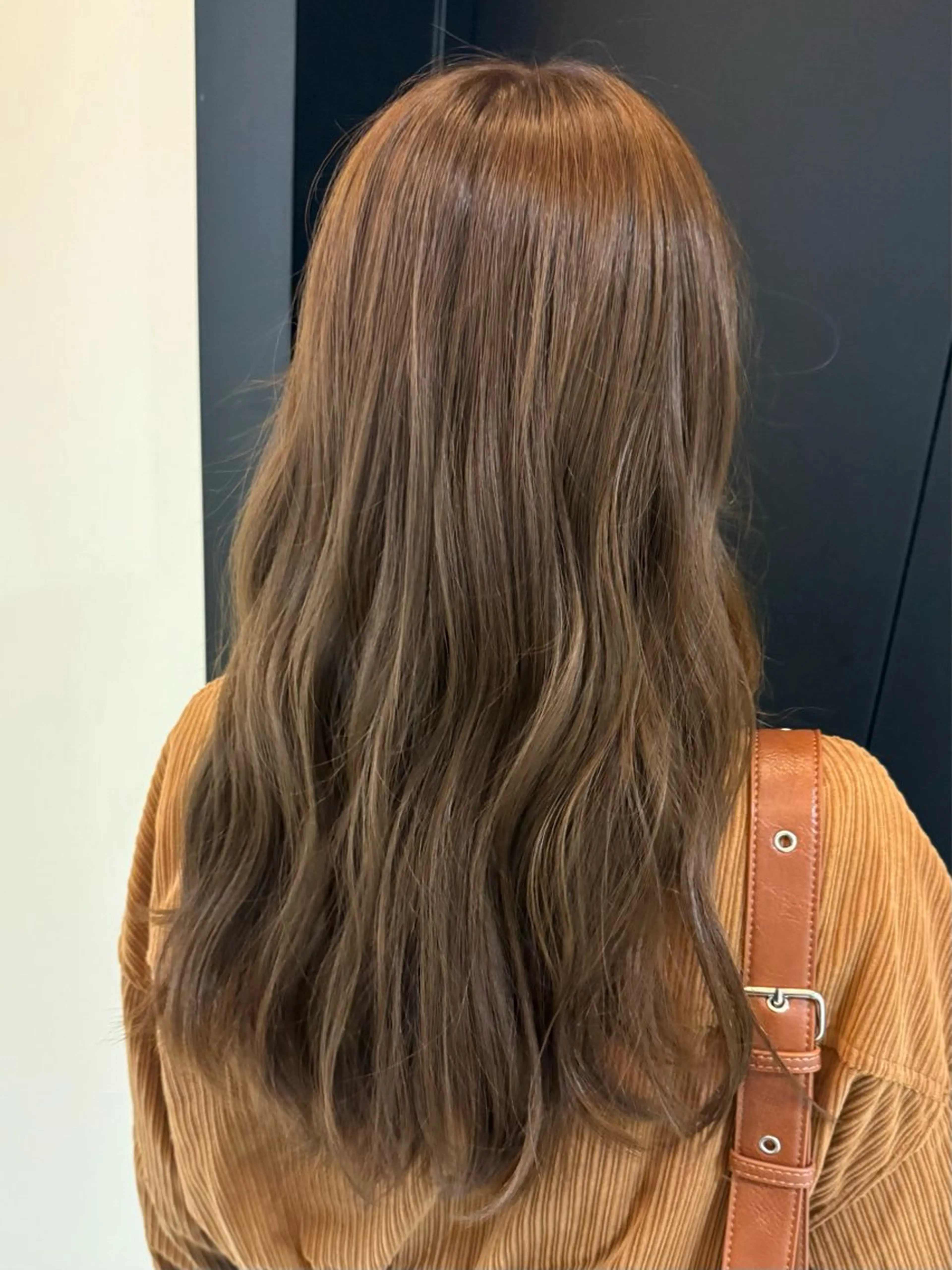 ロング カラー ベージュカラー ヘアカラー KAHO 大阪カラーモデル募集のヘアスタイル