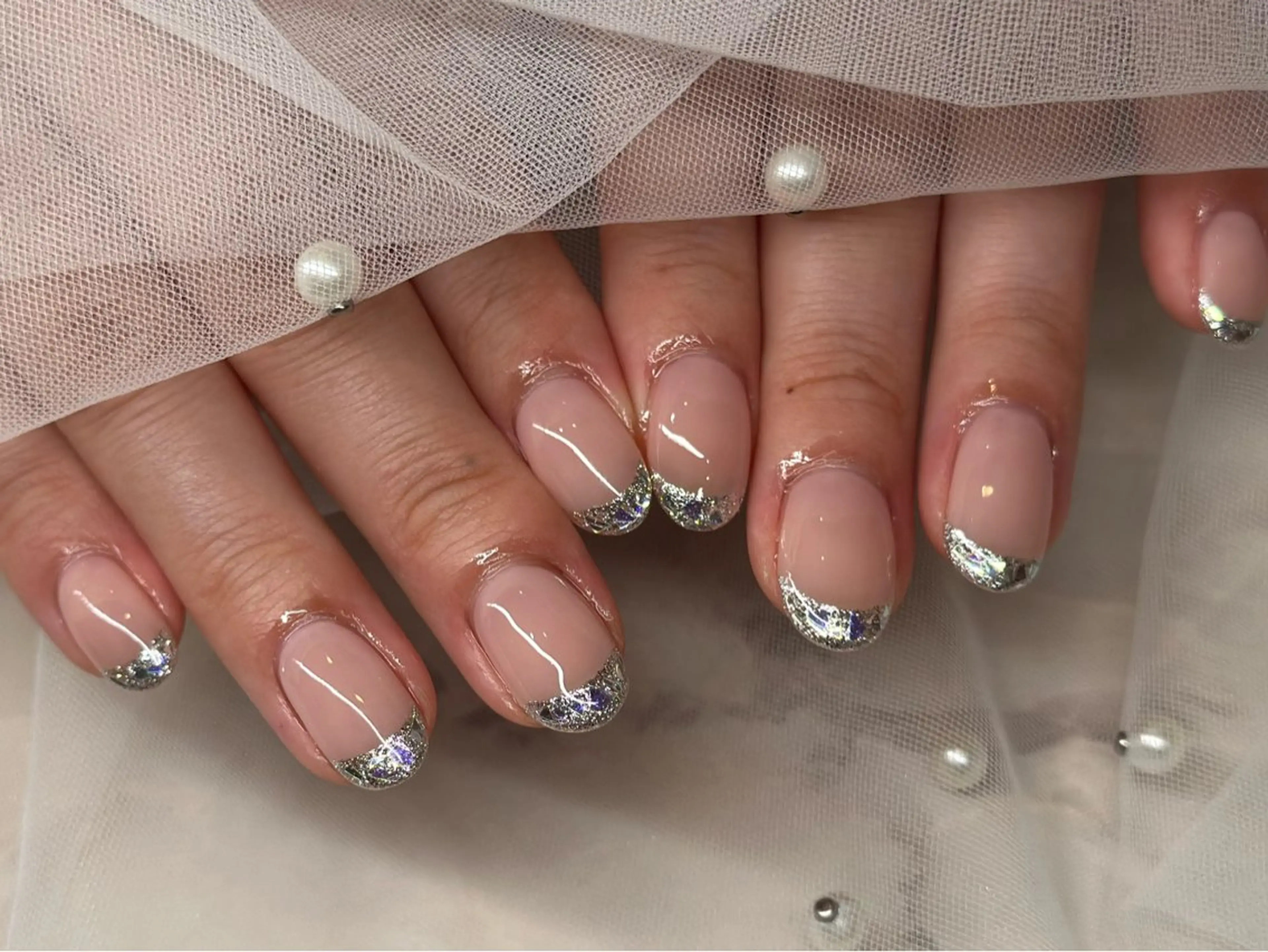 ネイル フレンチネイル ガラスフレンチ ネイルサロンエブリ Every 山田まのネイルデザイン