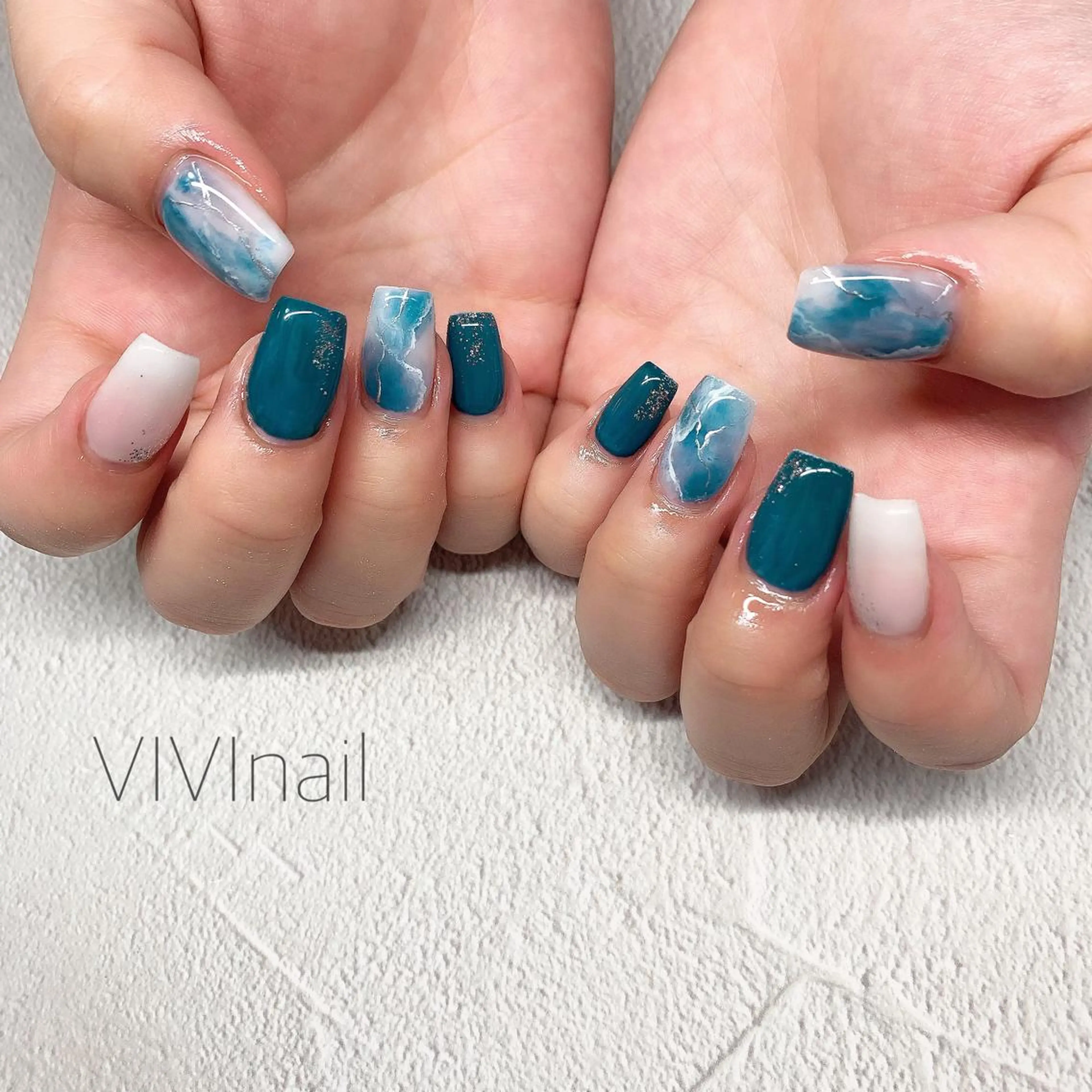 ネイル グリーン 大理石ネイル(マーブル) ニュアンスネイル ハンドネイル vivi nailのネイルデザイン