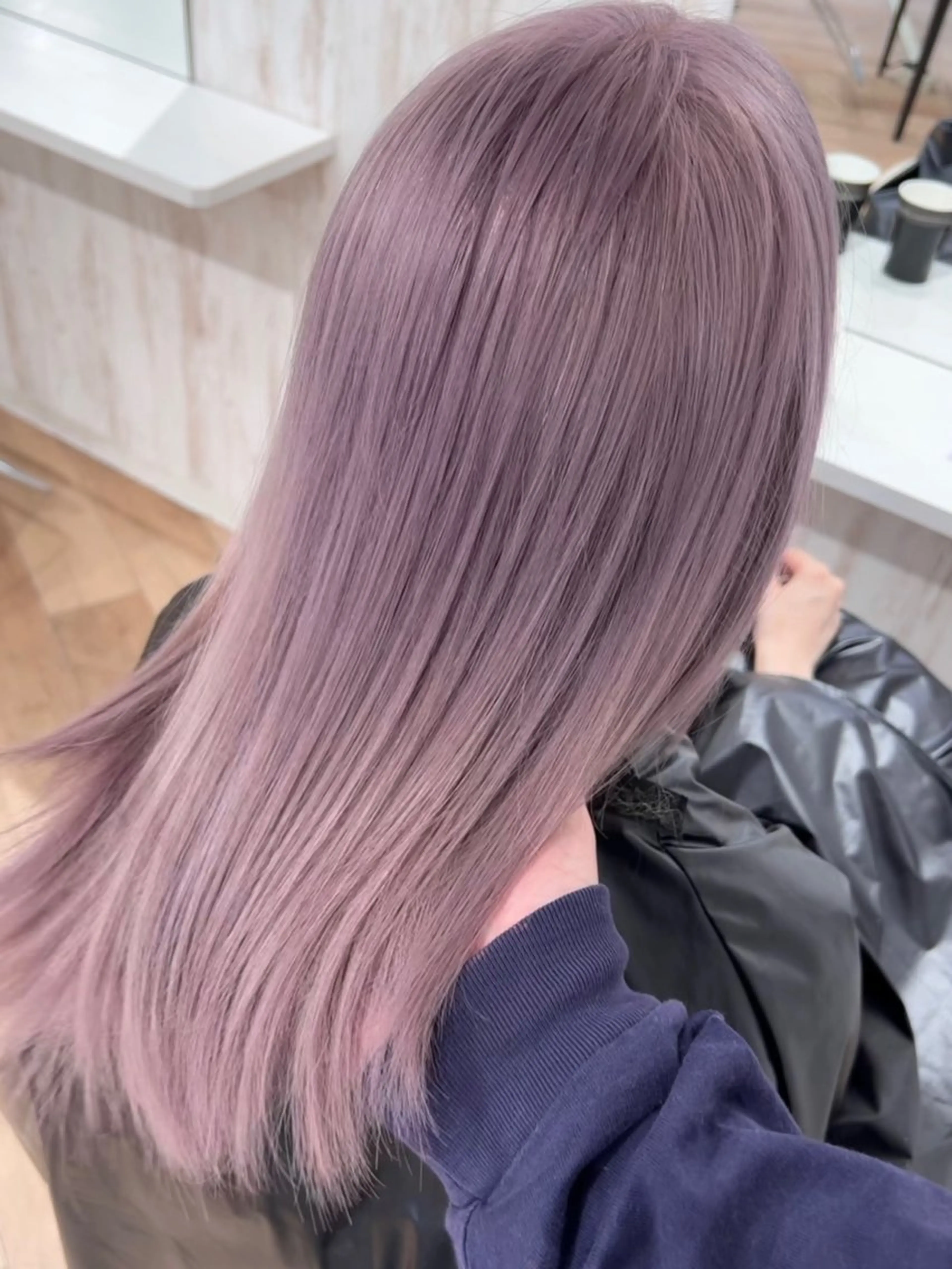 セミロング カラー バレイヤージュ ベージュカラー ブリーチ ケアブリーチ ダブルカラー 前髪.顔まわりカット 艶髪/髪質改善/縮毛のヘアスタイル