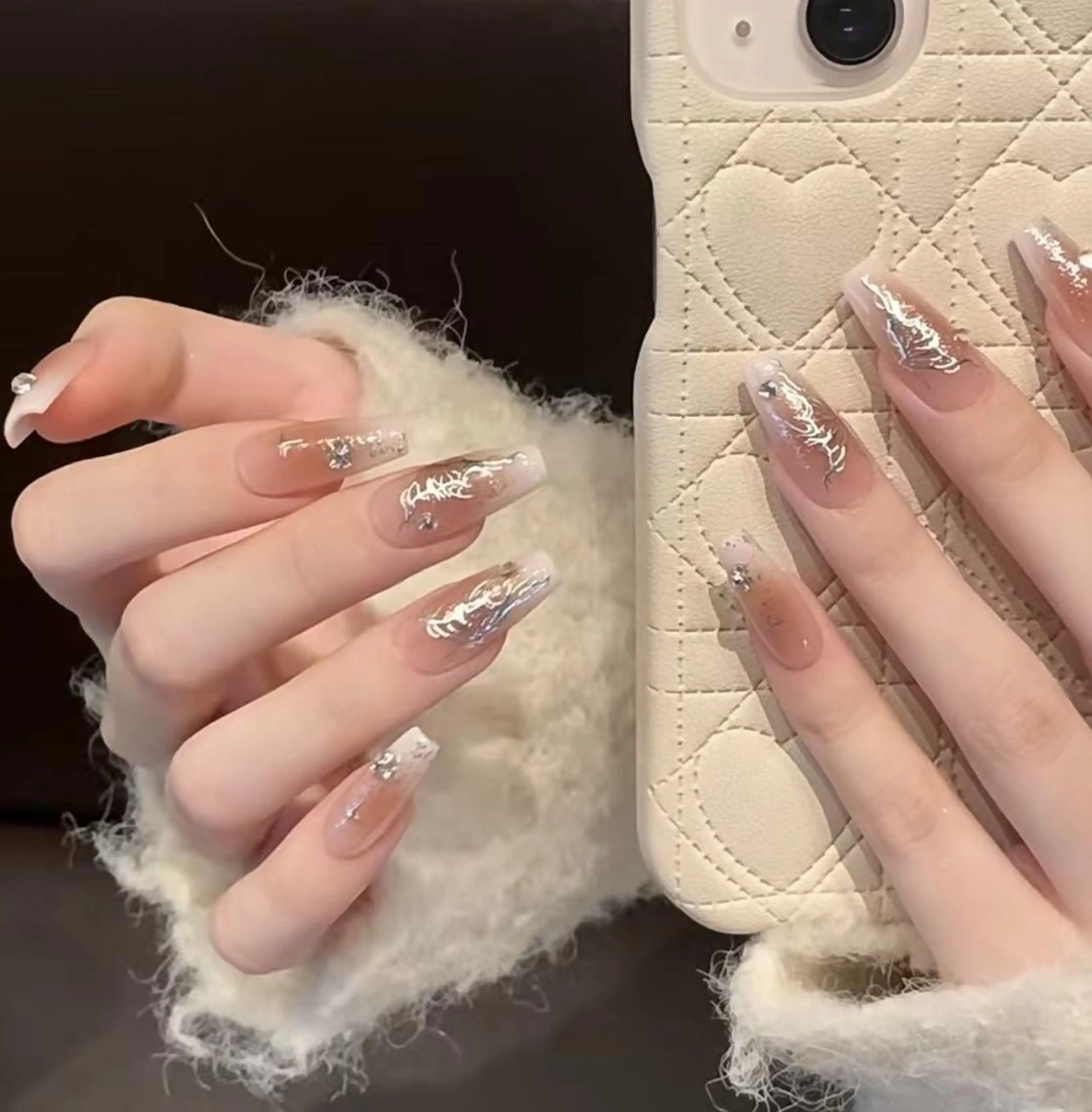 ネイル アートネイル 長さ出し ネイルチップ Queens マオのネイルデザイン