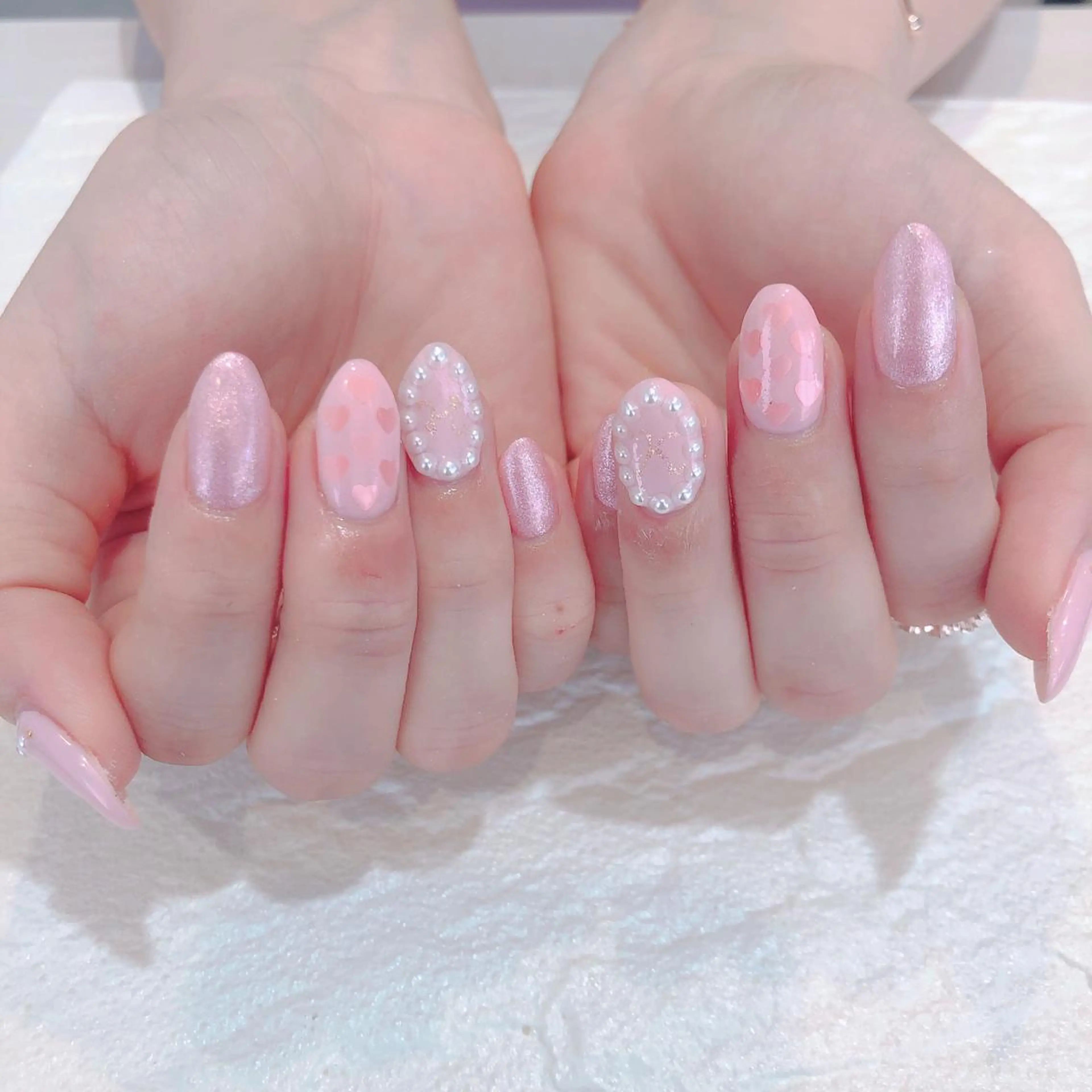 ネイル ガーリー ハンドネイル 鈴木 優菜のネイルデザイン