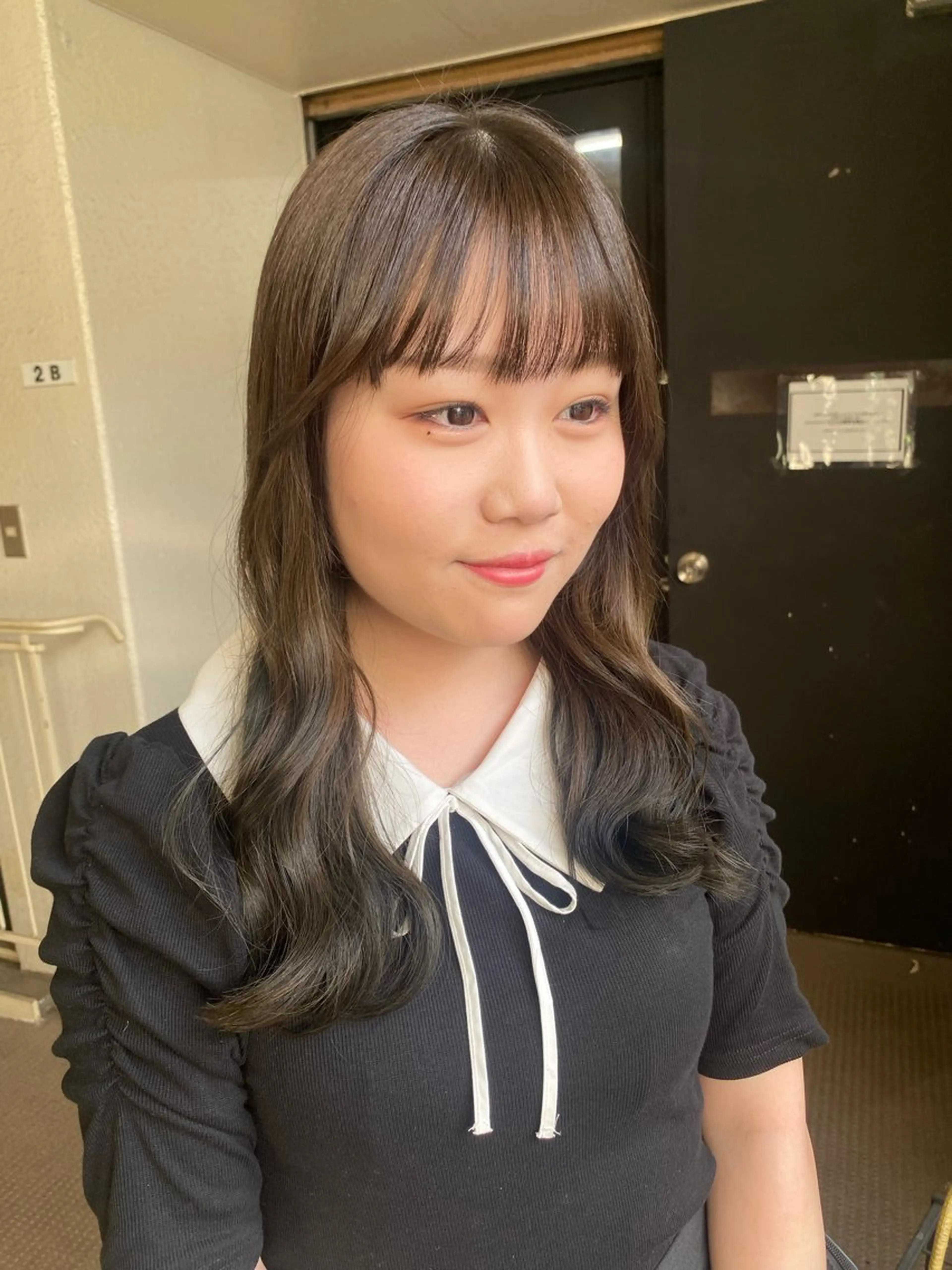 ミディアム カラー ヘアアレンジ ベージュカラー ブリーチ 透明感カラー グラデーションカラー オリーブベージュ 🌟🍒ハイトーン 韓国ヘア/ユウミのヘアスタイル