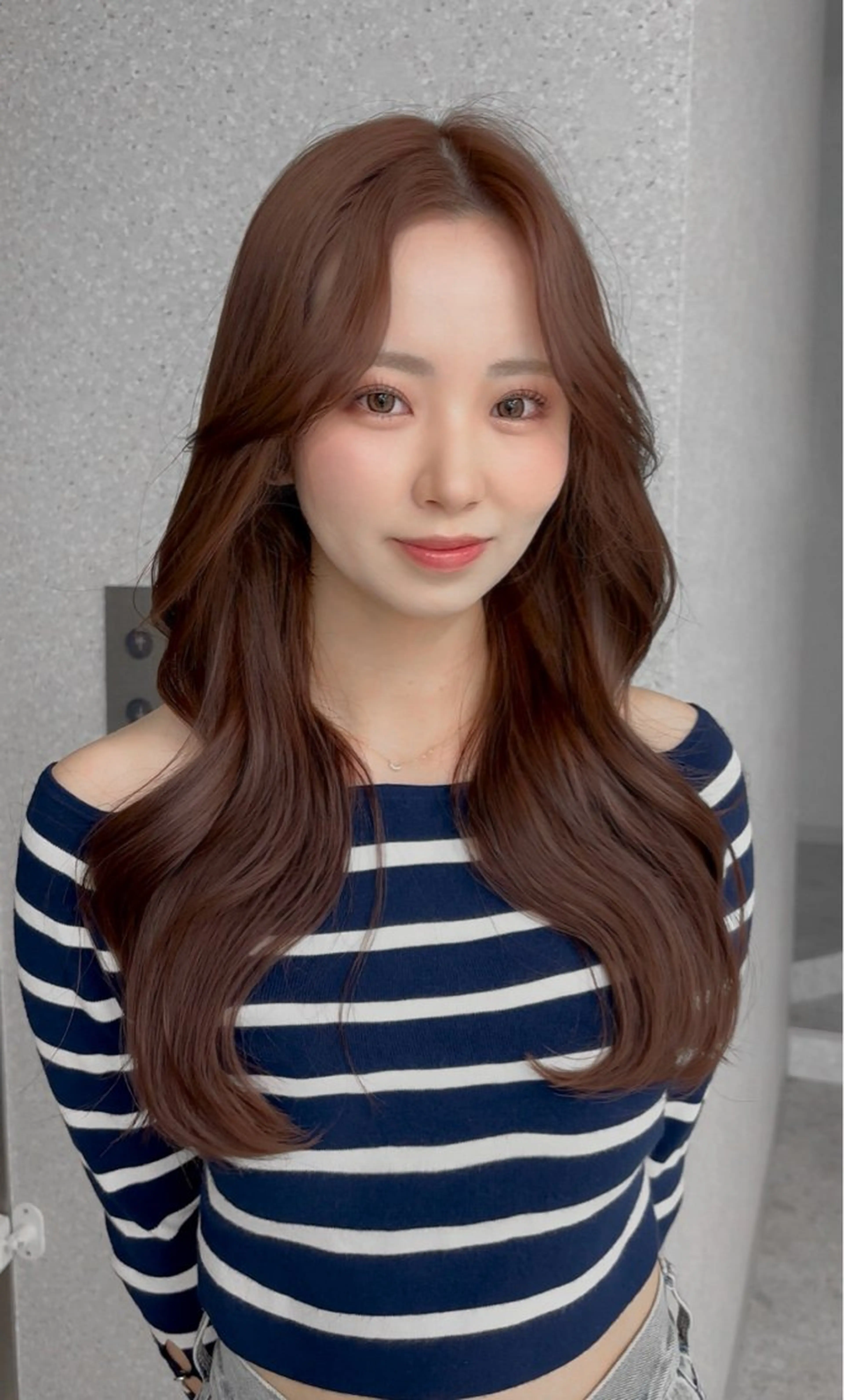 ロング カラー ヘアアレンジ 透明感カラー くびれヘア 韓国風ヘア 小顔カット 宮原 亮太のヘアスタイル