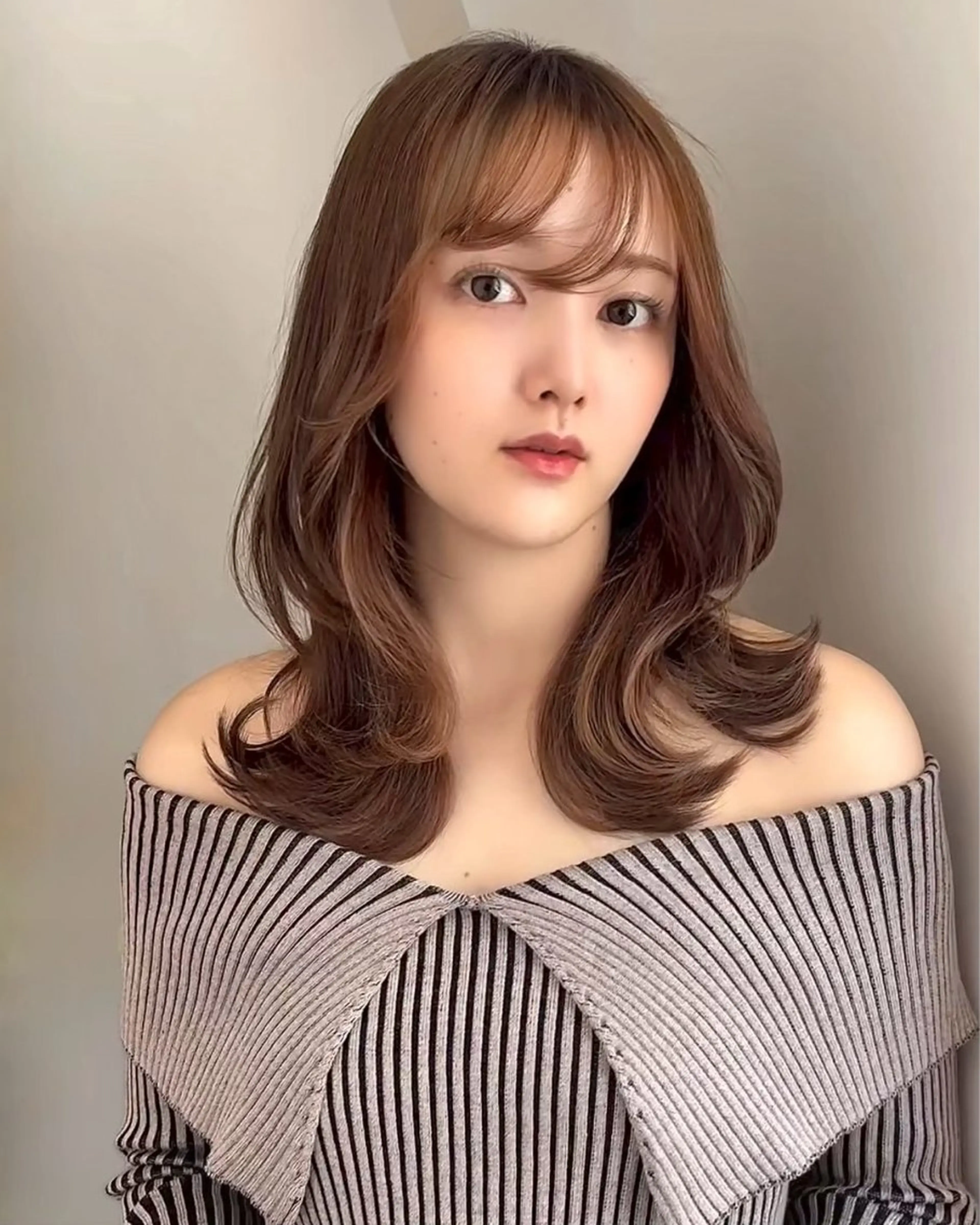 ミディアム くびれヘア 韓国風ヘア レイヤーカット カット ヘアカラー 井上諒祐 /スタイリストのヘアスタイル