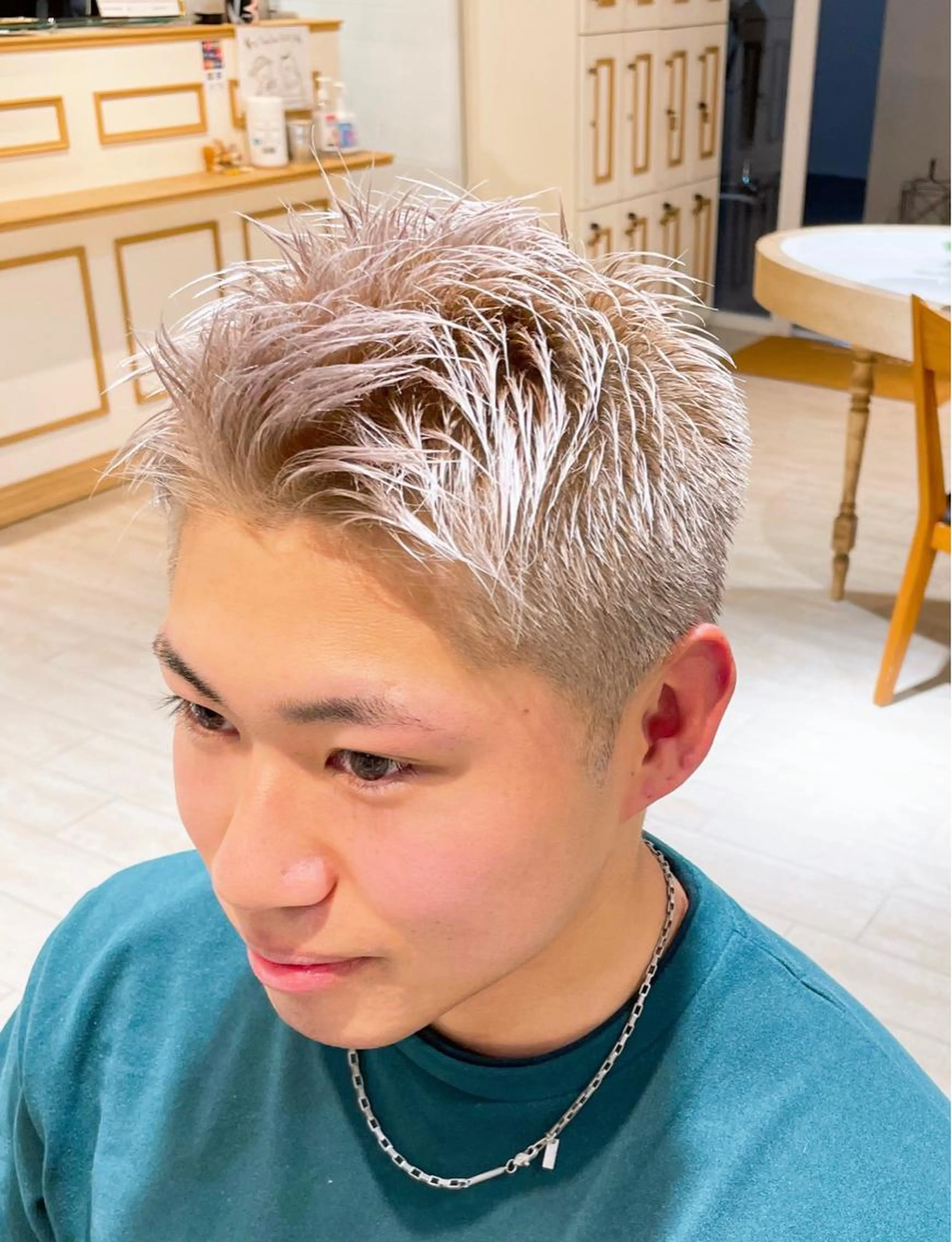 限定価格掲載中🧡 ❤️‍🔥men'sカット+ハイライトの写真