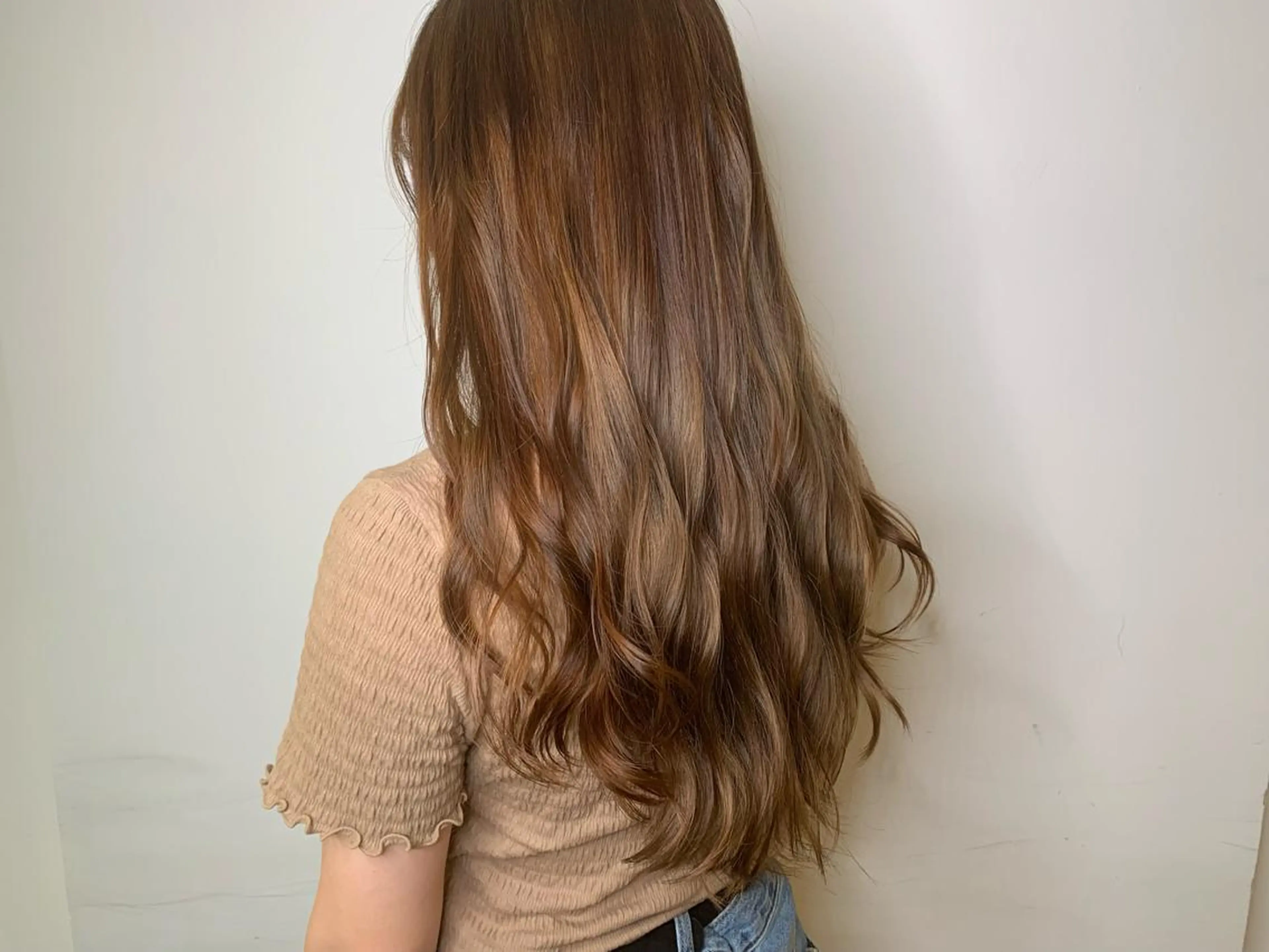 ロング カラー 小森 衣純のヘアスタイル