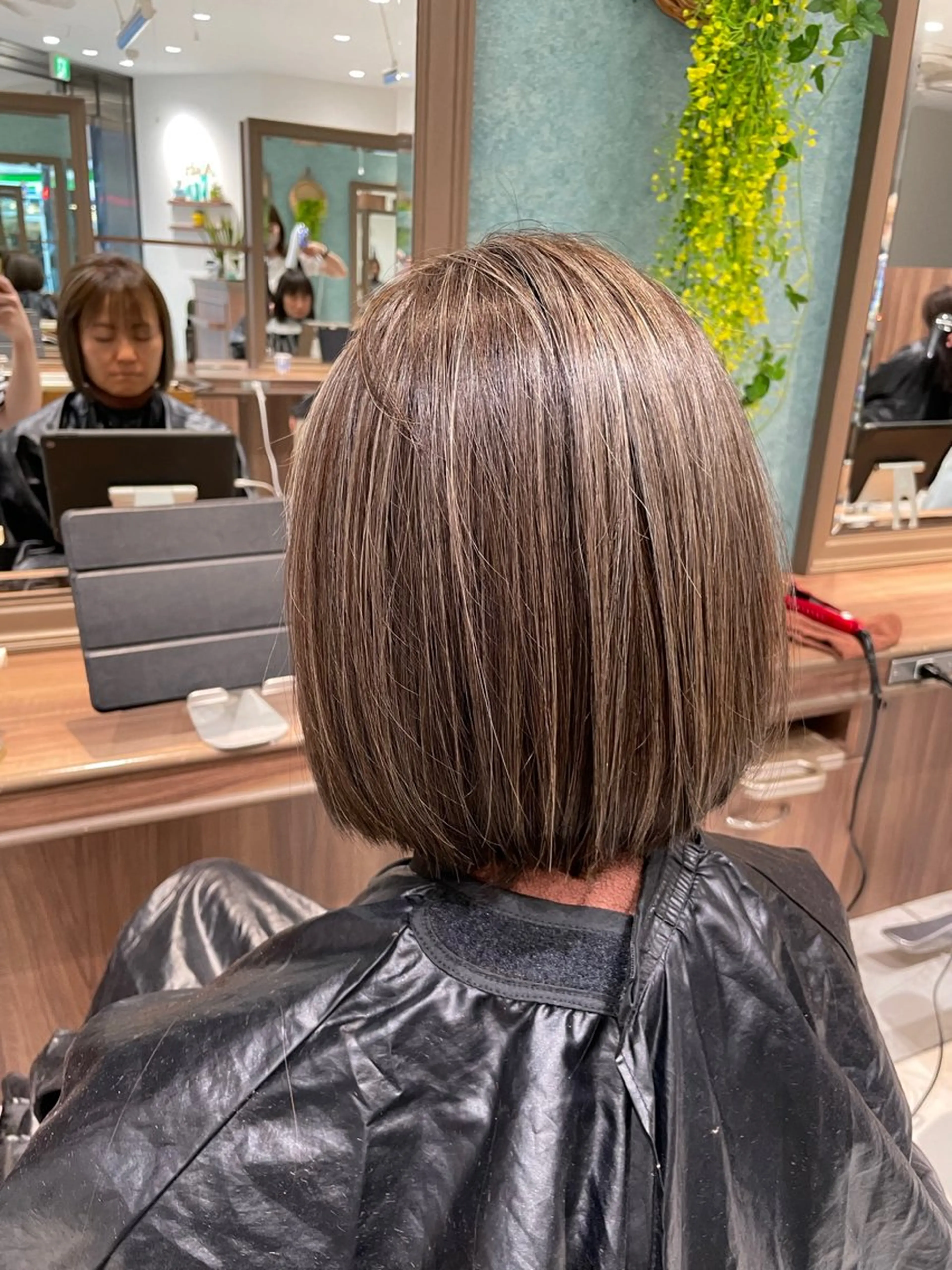 ショート カラー バレイヤージュ ハイライトカラー ハイライト レイヤーカット ヘアカラー 🇰🇷韓国ヘア★ 副店長.쿠리타⭐︎のヘアスタイル