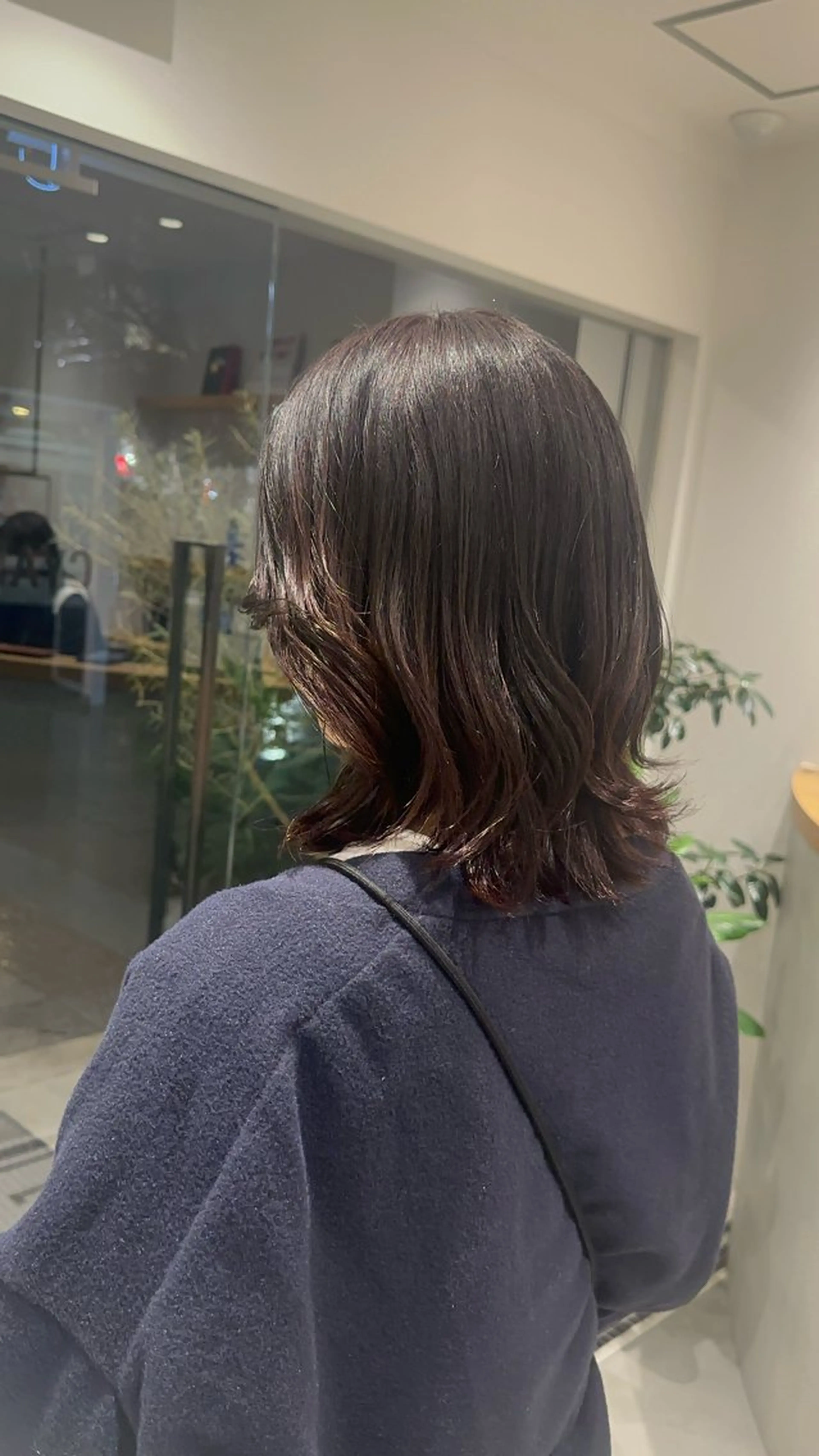 ミディアム ミディアムレイヤー レイヤーカット CYAN.大須店所属・小寺 柚初のヘアスタイル
