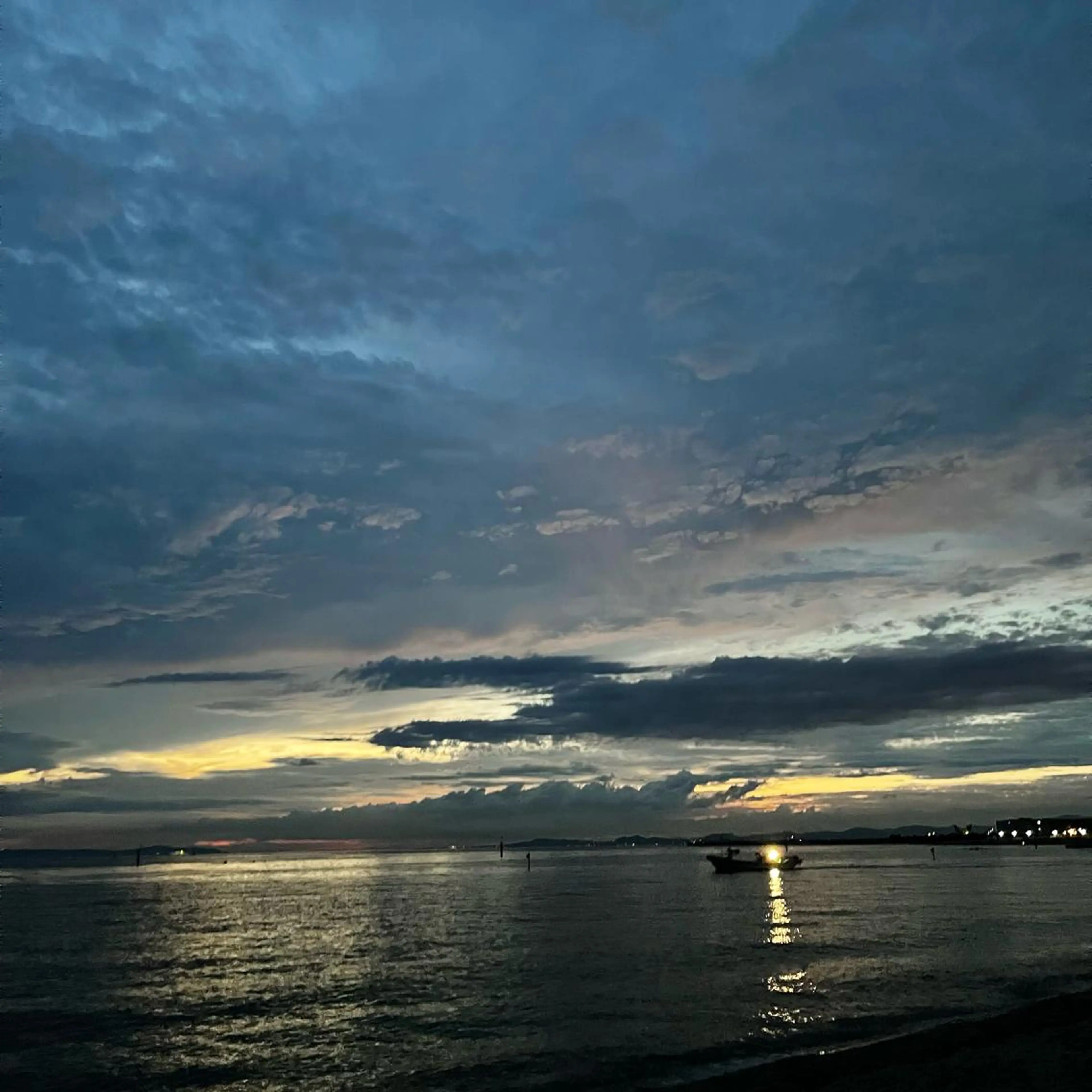 TIDEHAIR SHIHOのヘアスタイル