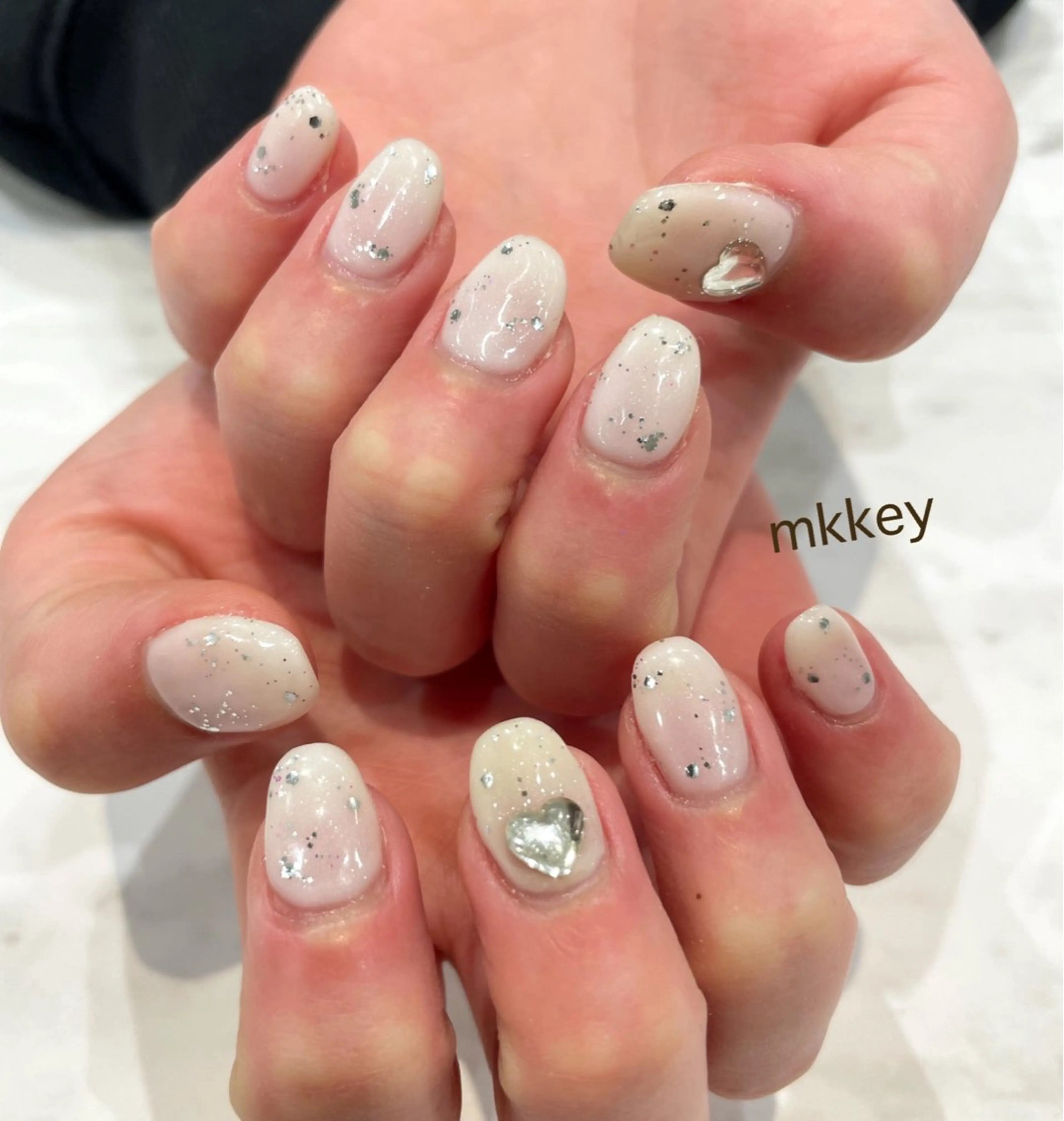 ネイル ホワイト Liora所属・nail mnのネイルデザイン