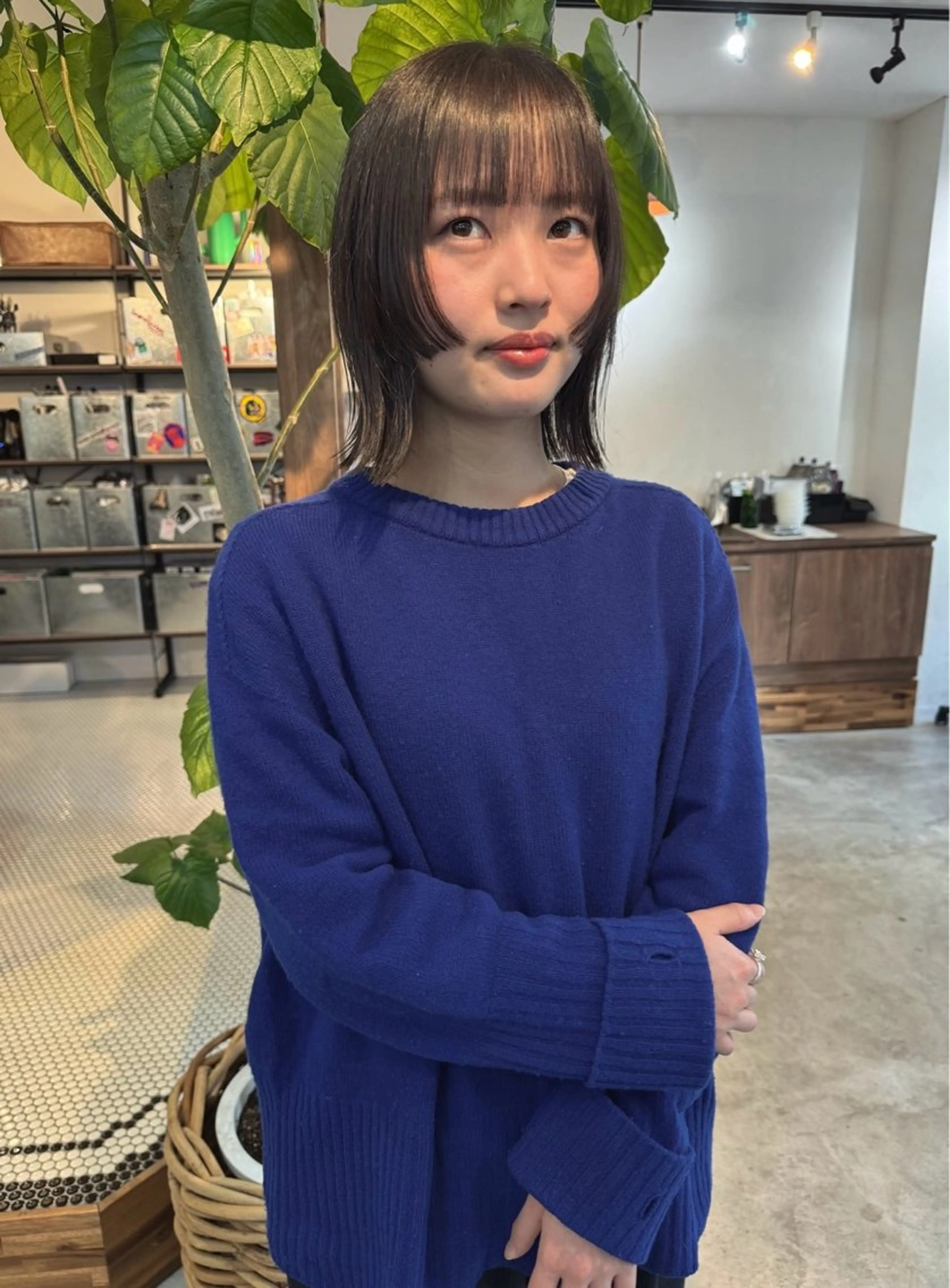 ミディアム ボブ 顔周りカット 伸ばしかけ カット (h)wim ウィムのヘアスタイル