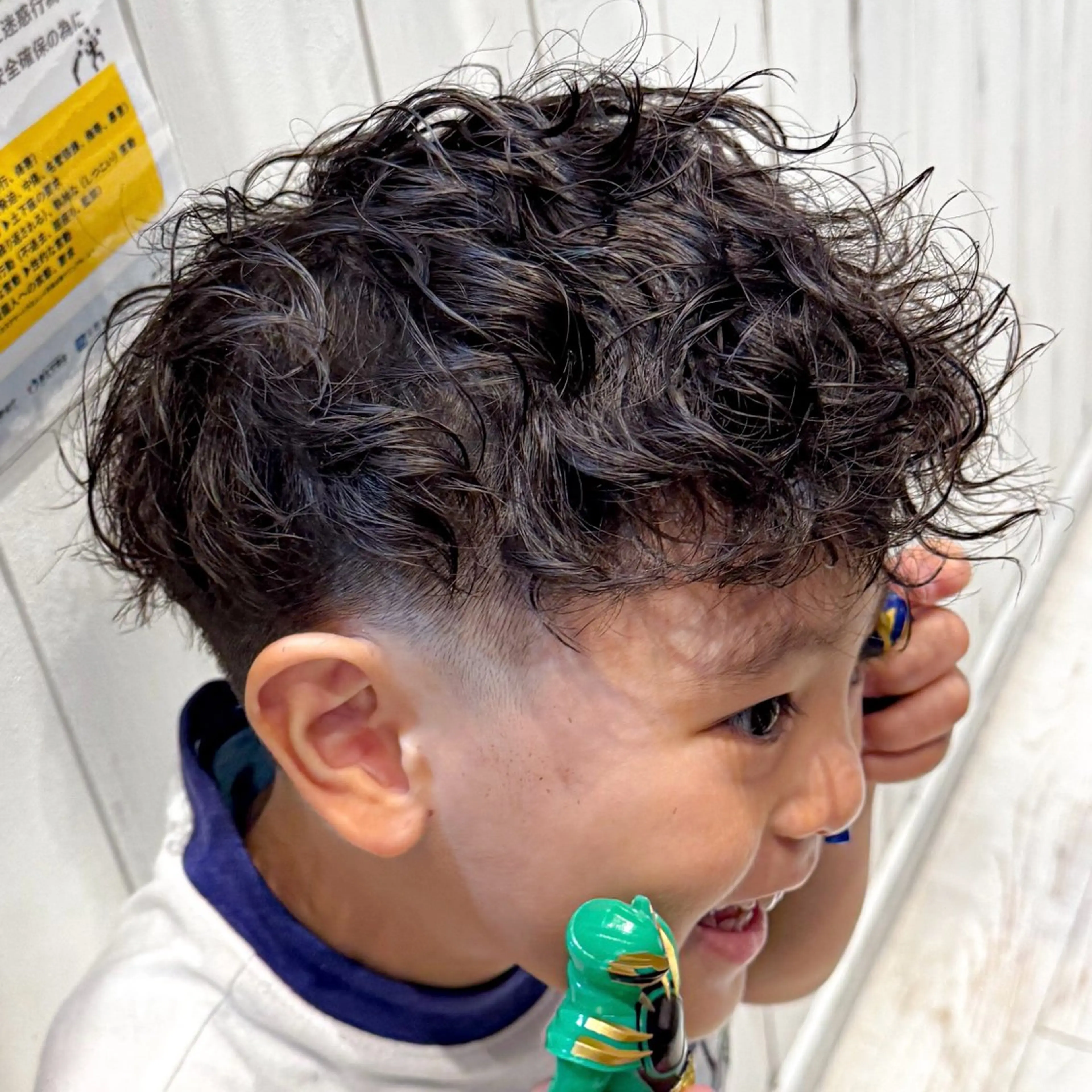 ショート パーマ メンズ スペインカール カット 吉田 新平のヘアスタイル