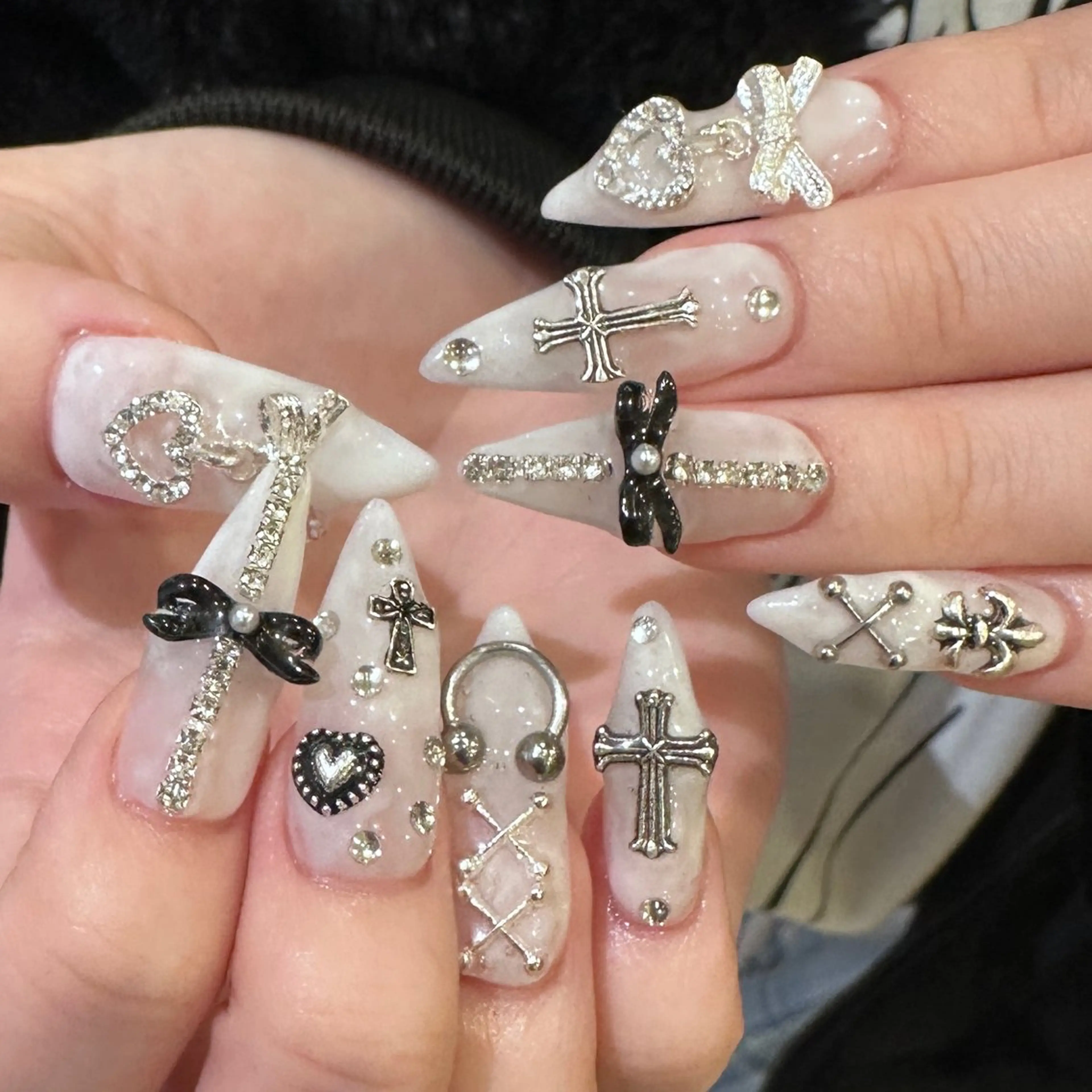 ネイル ハンドネイル 👽個性派ネイル🎀 komachiのヘアスタイル