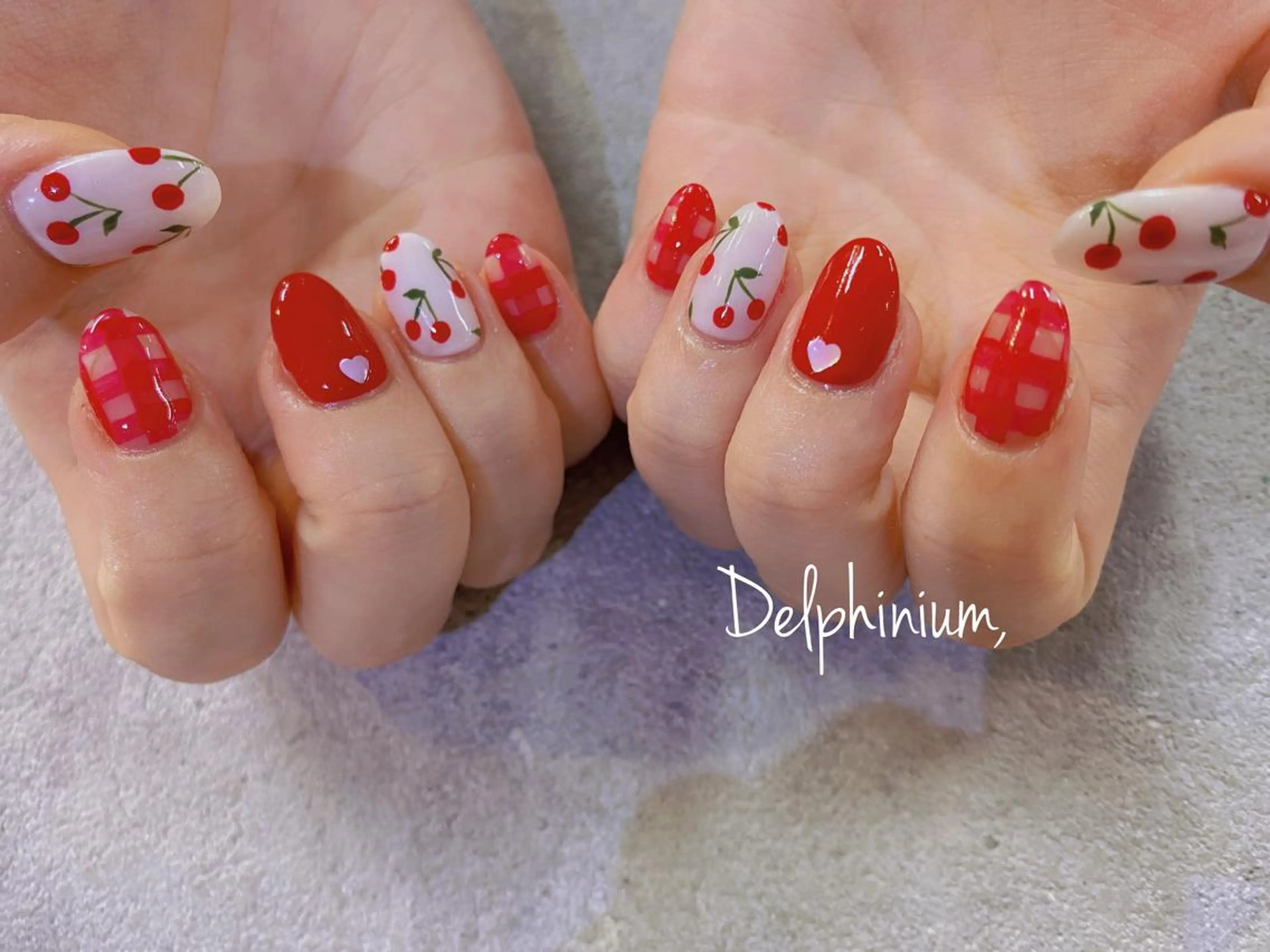 ネイル ハート ストーンネイル ハンドネイル 岡本 友恵のネイルデザイン