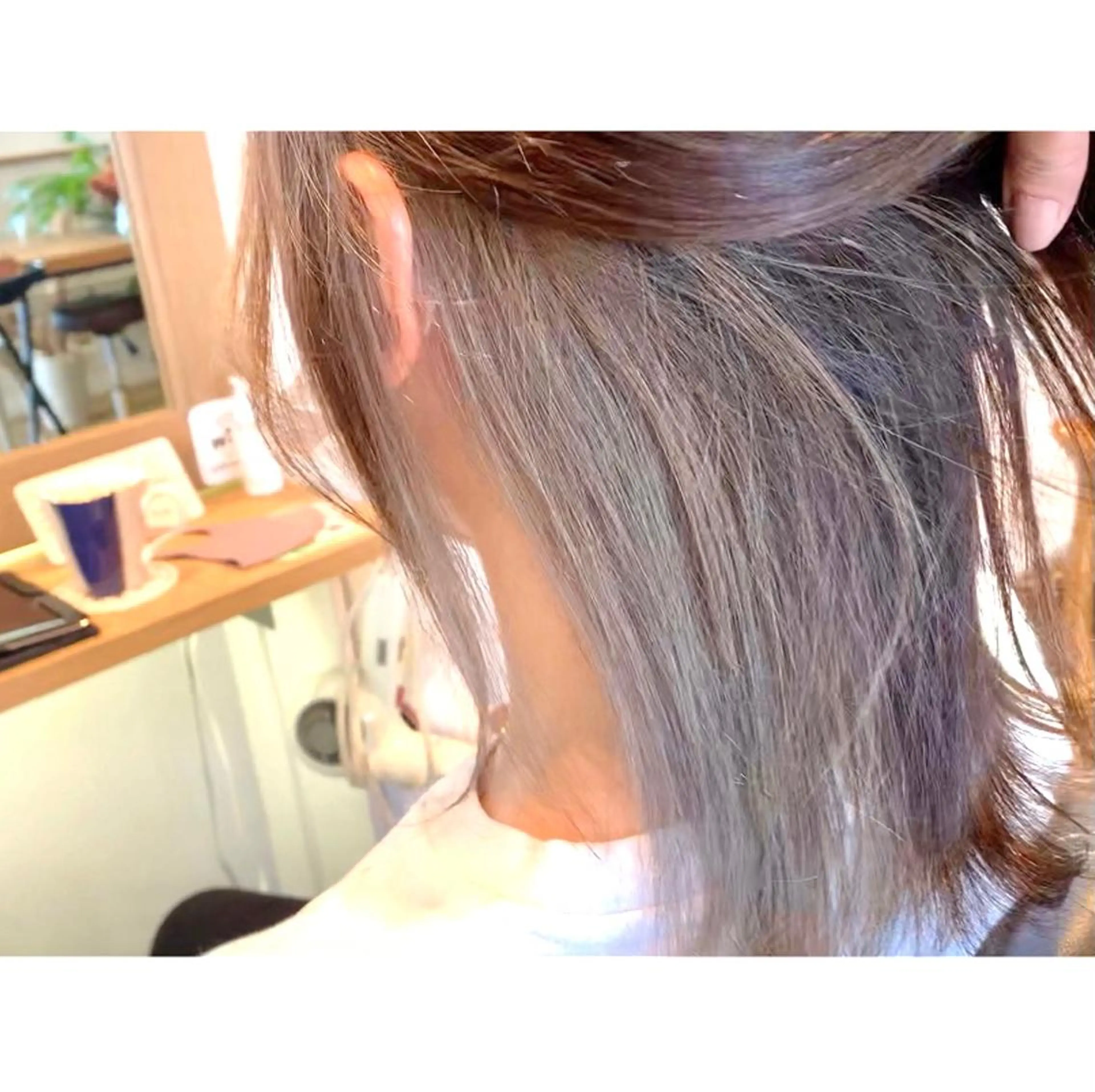 セミロング カラー グレージュ インナーカラー ヘアカラー トリートメント ツキダテ ユイのヘアスタイル