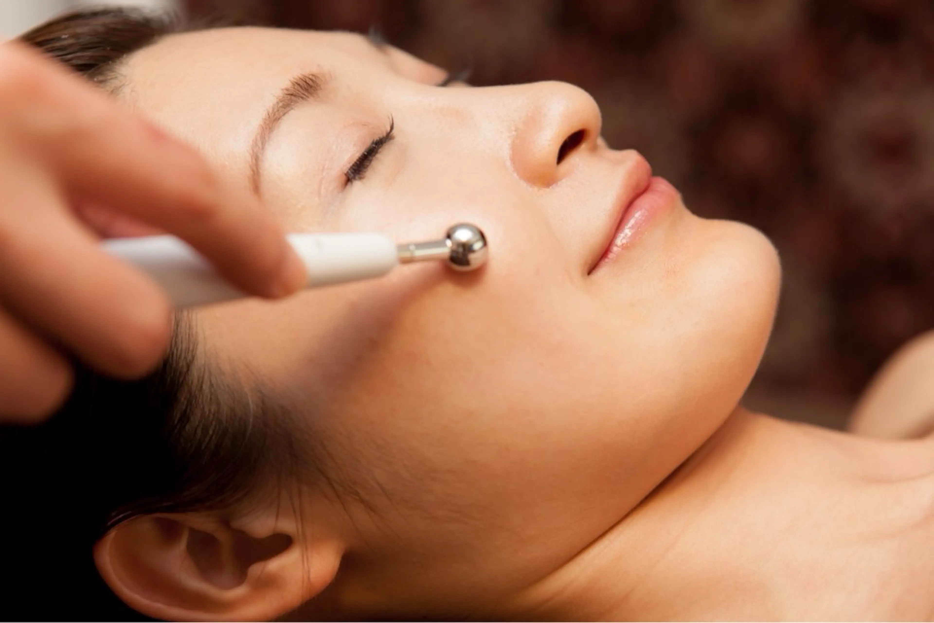 【芸能人級フェイスライン】頭蓋骨小顔矯正×EMS最新美肌トリートメントの写真