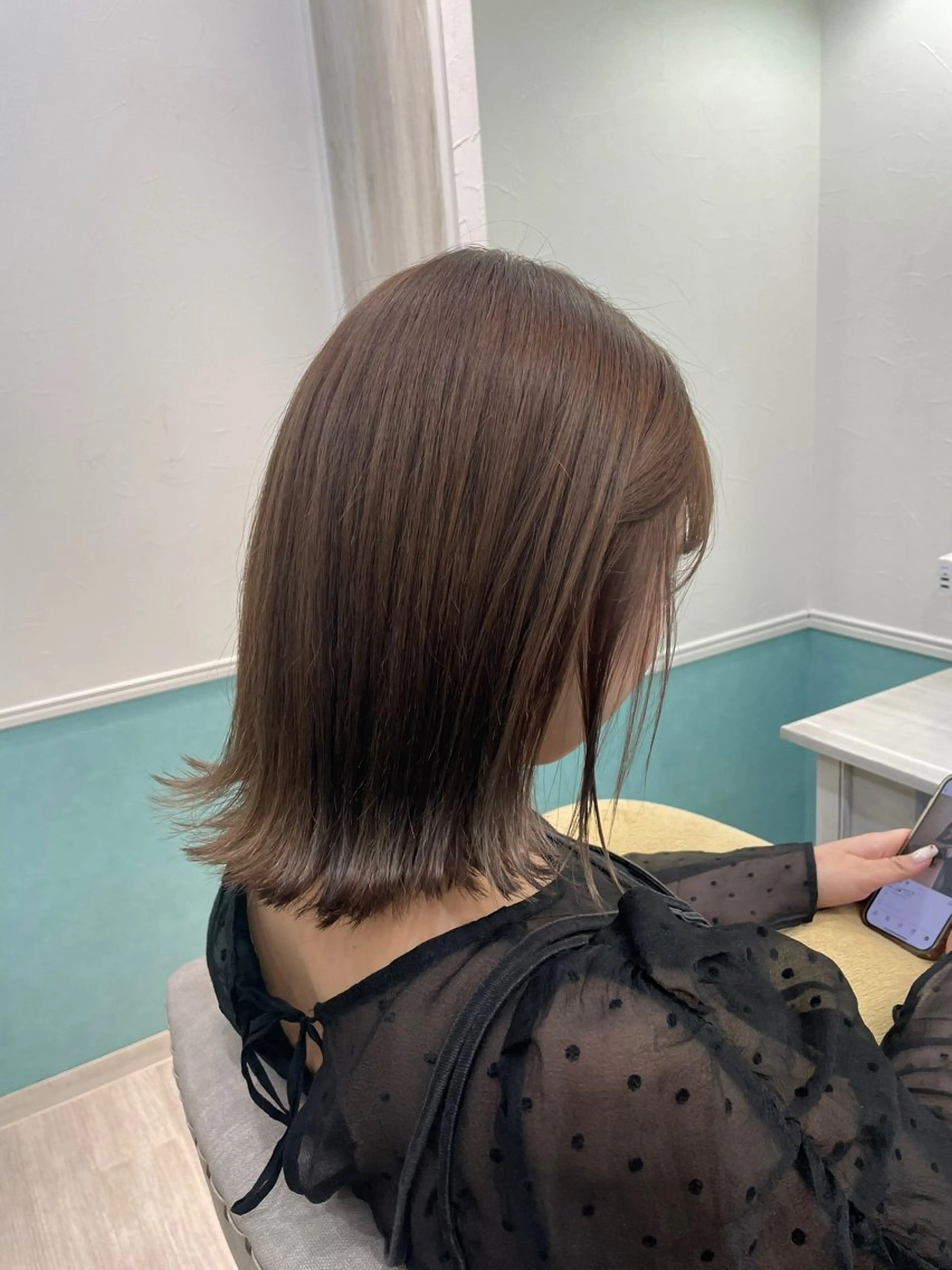 ミディアム カット ヘアカラー トリートメント ネモトメイナ🌿‬ 今月末で退職しますのヘアスタイル