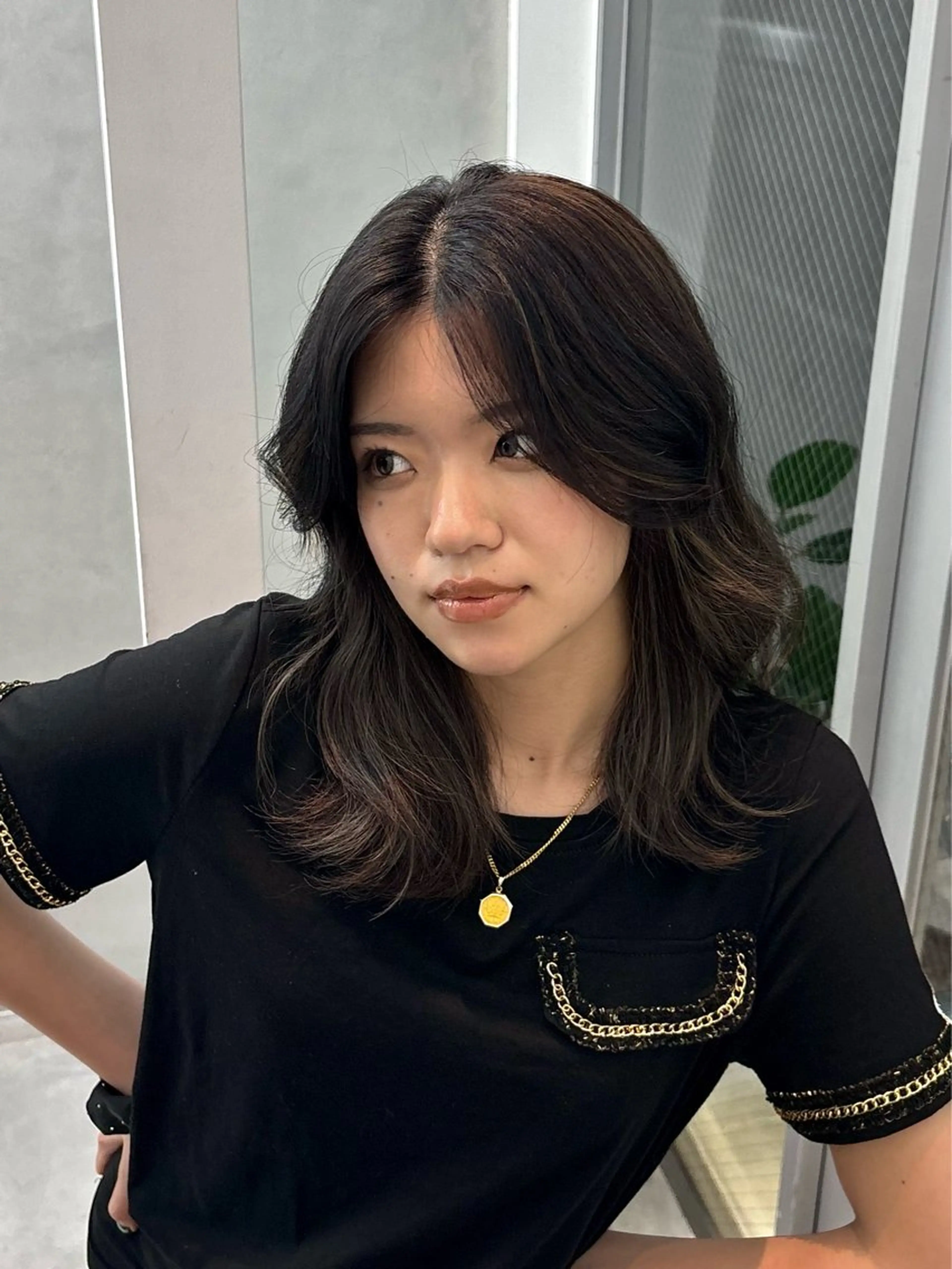 ミディアム カラー 谷井 実結樹のヘアスタイル