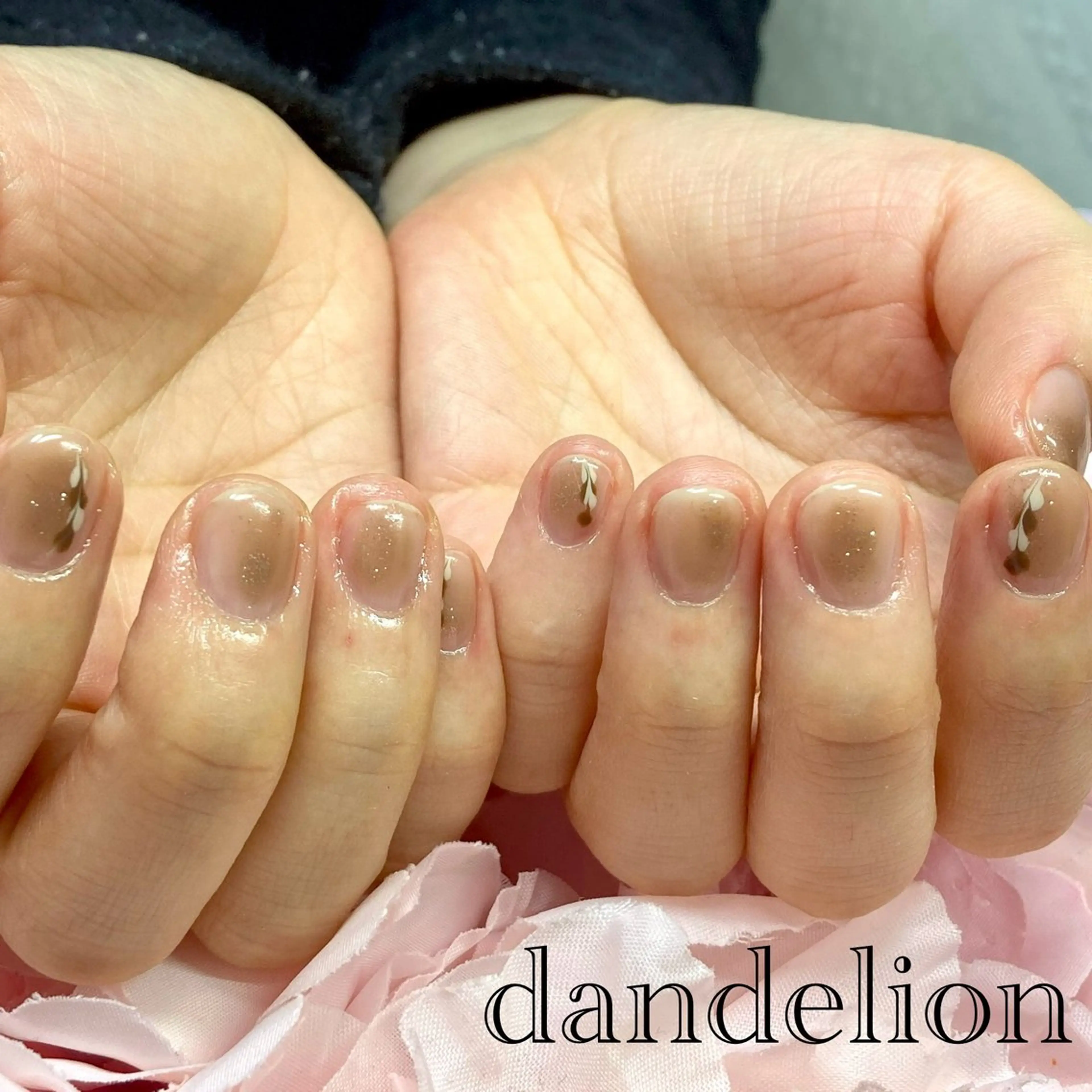 ネイル ハンドネイル ハンドケア dandelion ダンデライオンのネイルデザイン