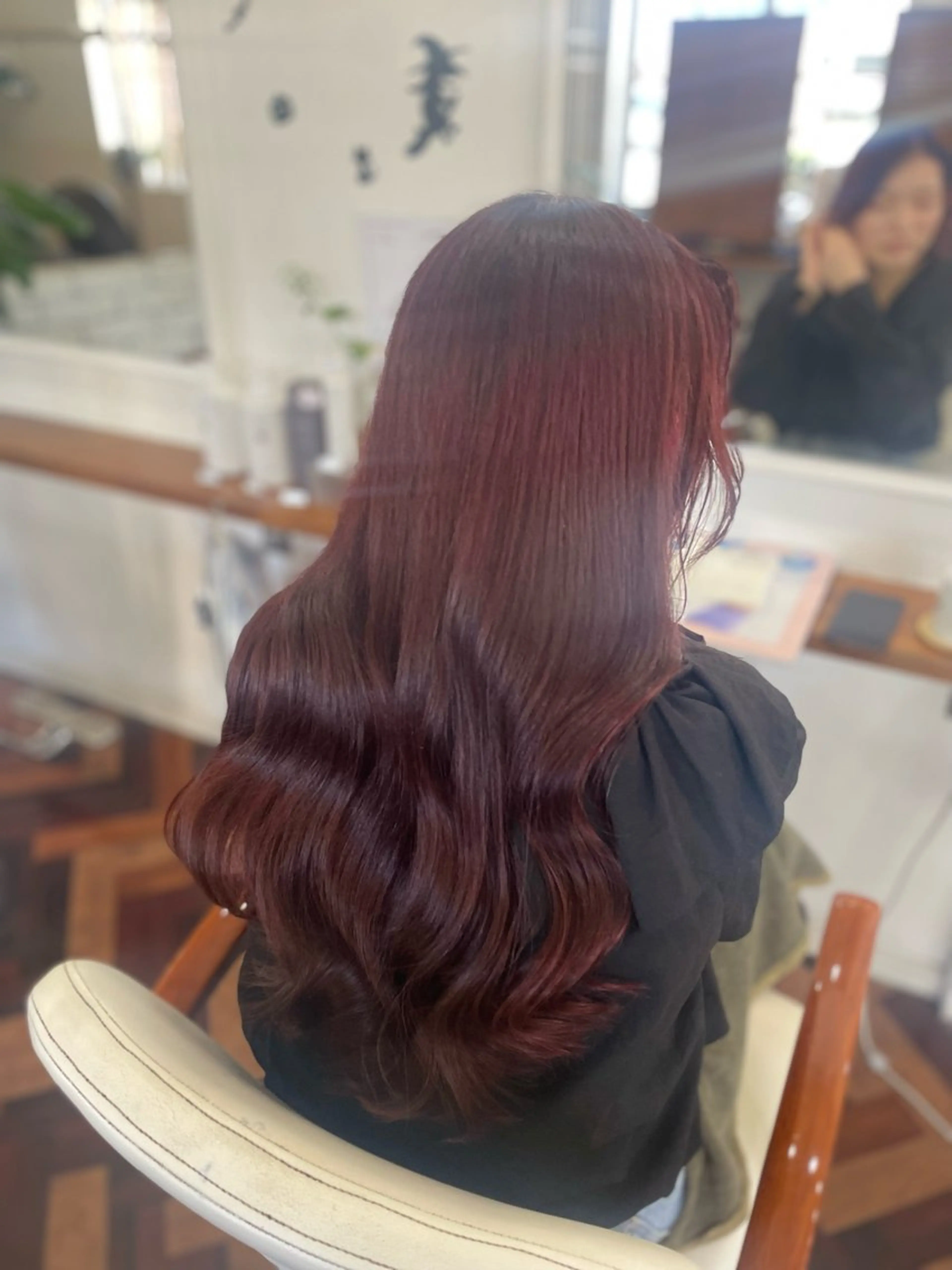 ロング カラー ブリーチ ケアブリーチ イヤリングカラー インナーカラー レッドカラー mopa所属・mopa_kaede 暖色カラー/ロングのヘアスタイル