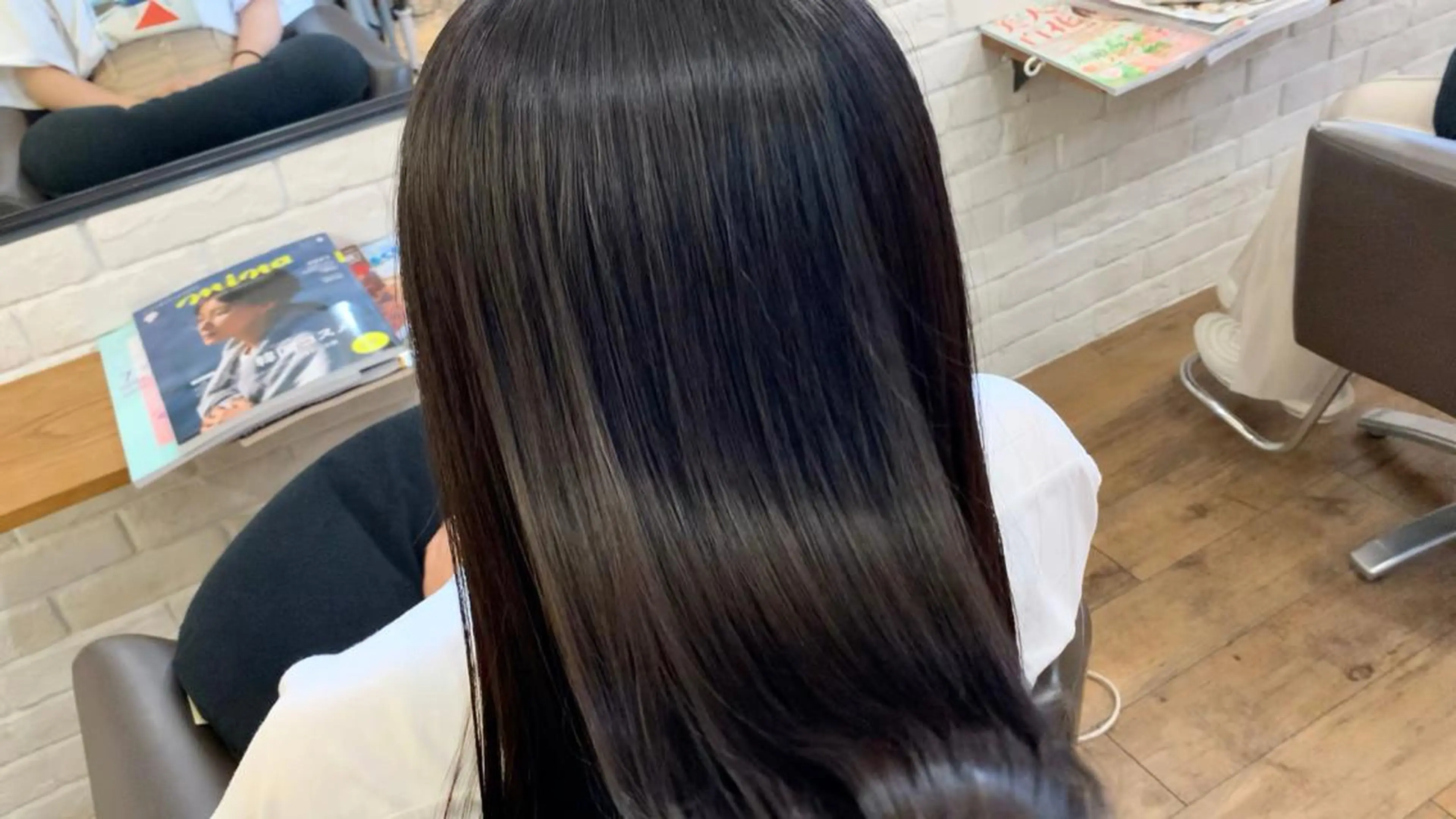 ロング 縮毛矯正 齋藤 リクのヘアスタイル