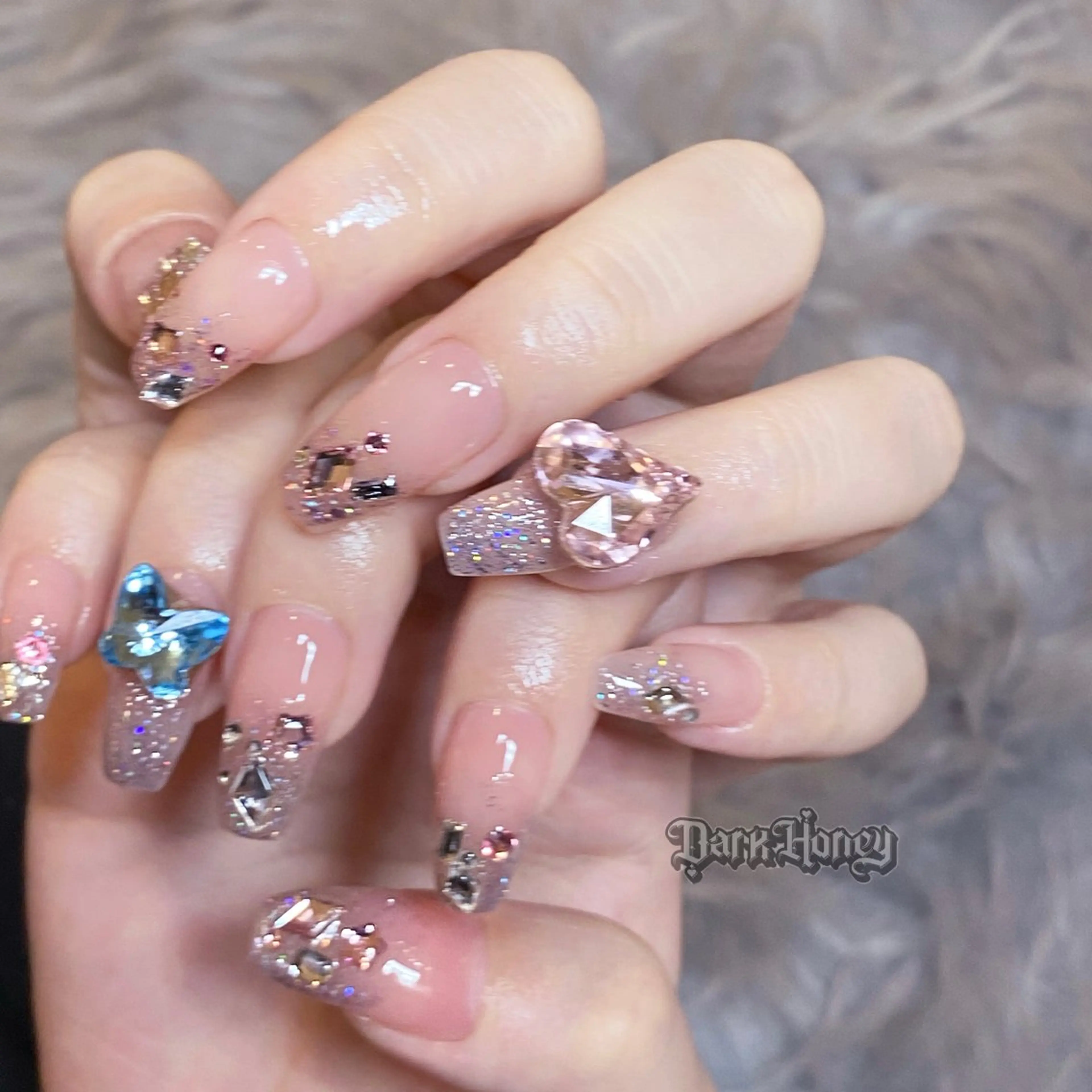 ネイル Dark honey スカルプ専門原宿店のネイルデザイン