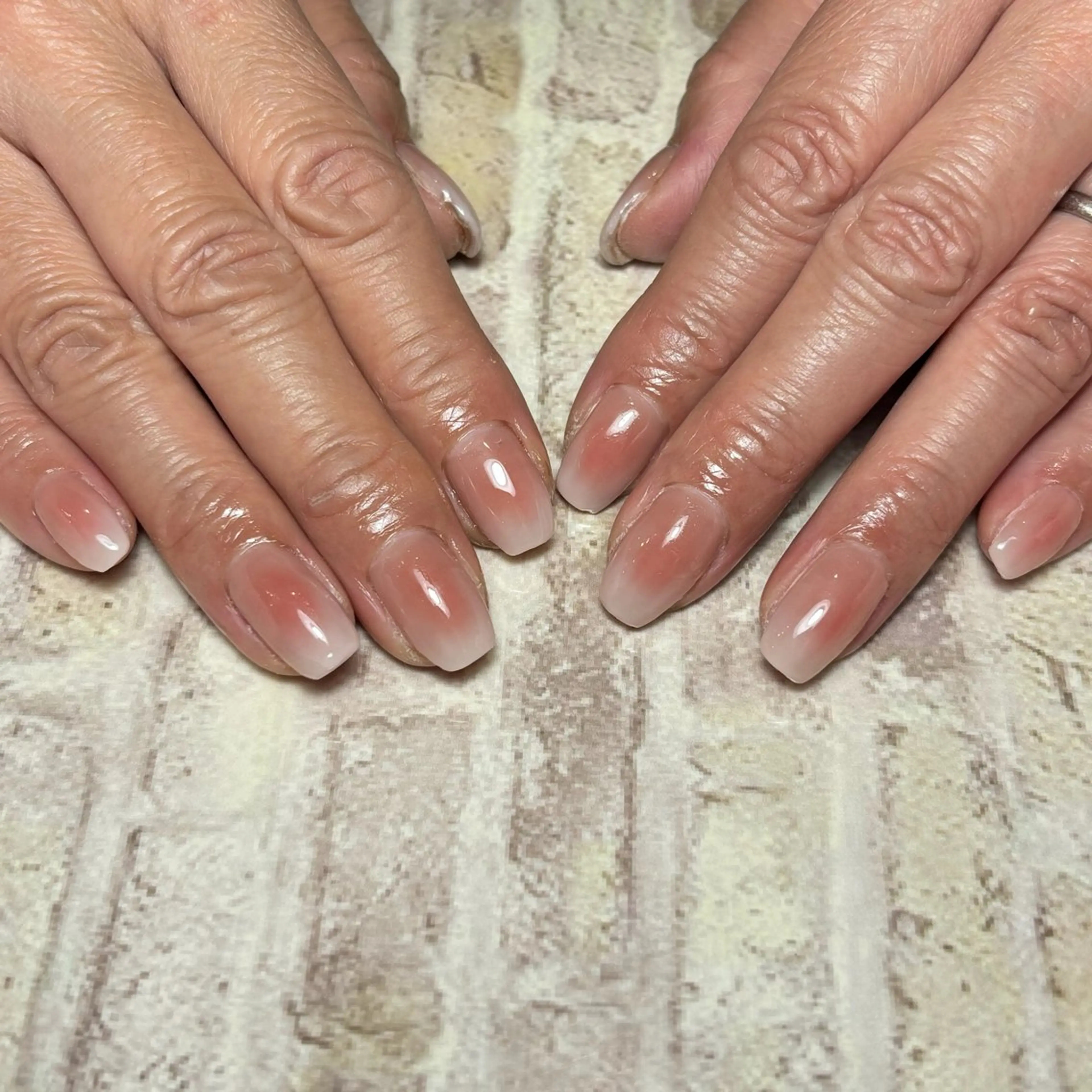 ネイル チークネイル アシスタント SAKURAのネイルデザイン