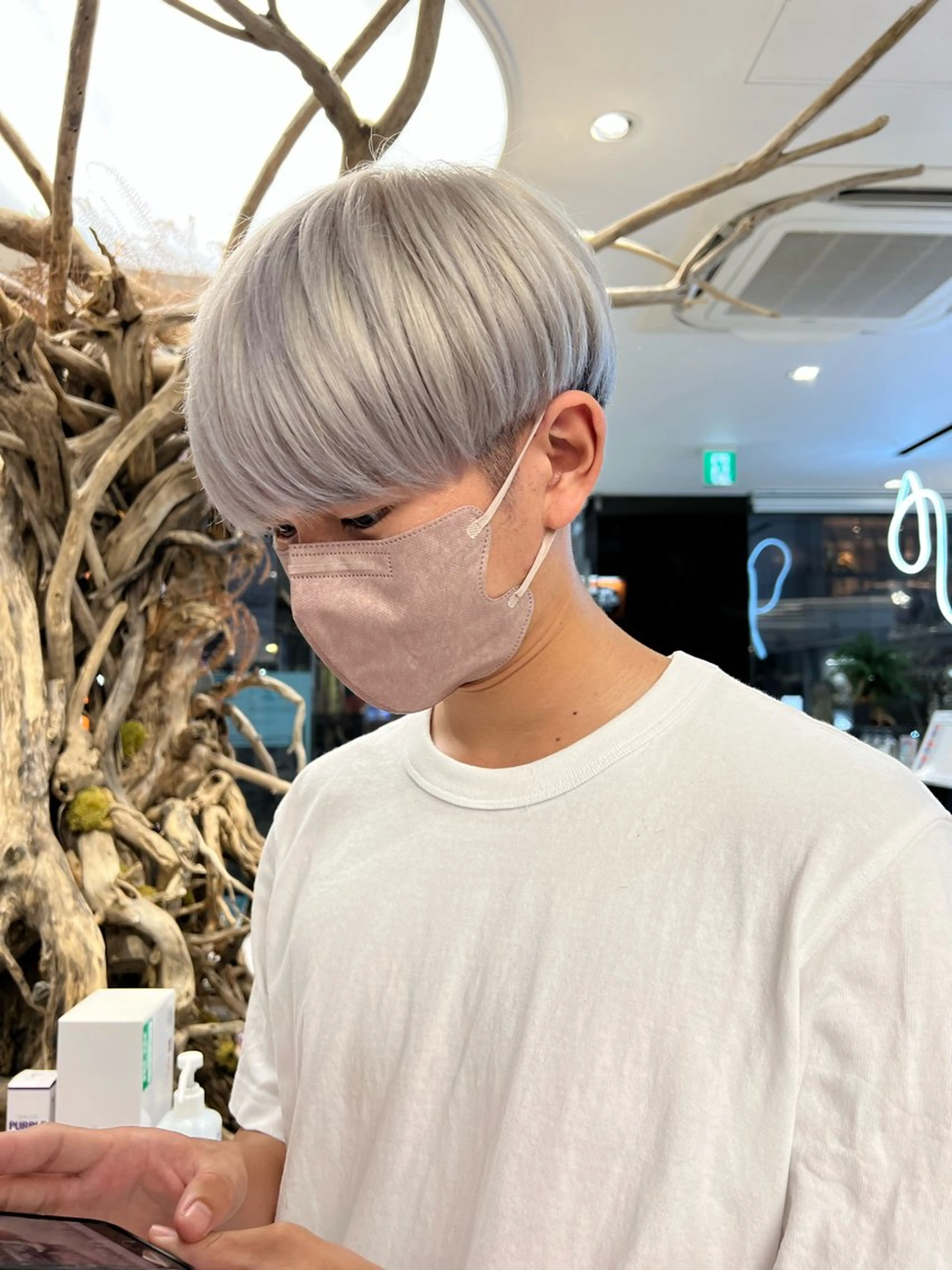 ショート カラー メンズ メンズパーマ メンズツイストパーマ 波巻きパーマ ツイストパーマ ヘアカラー カラーモデル⚡️ REONのヘアスタイル